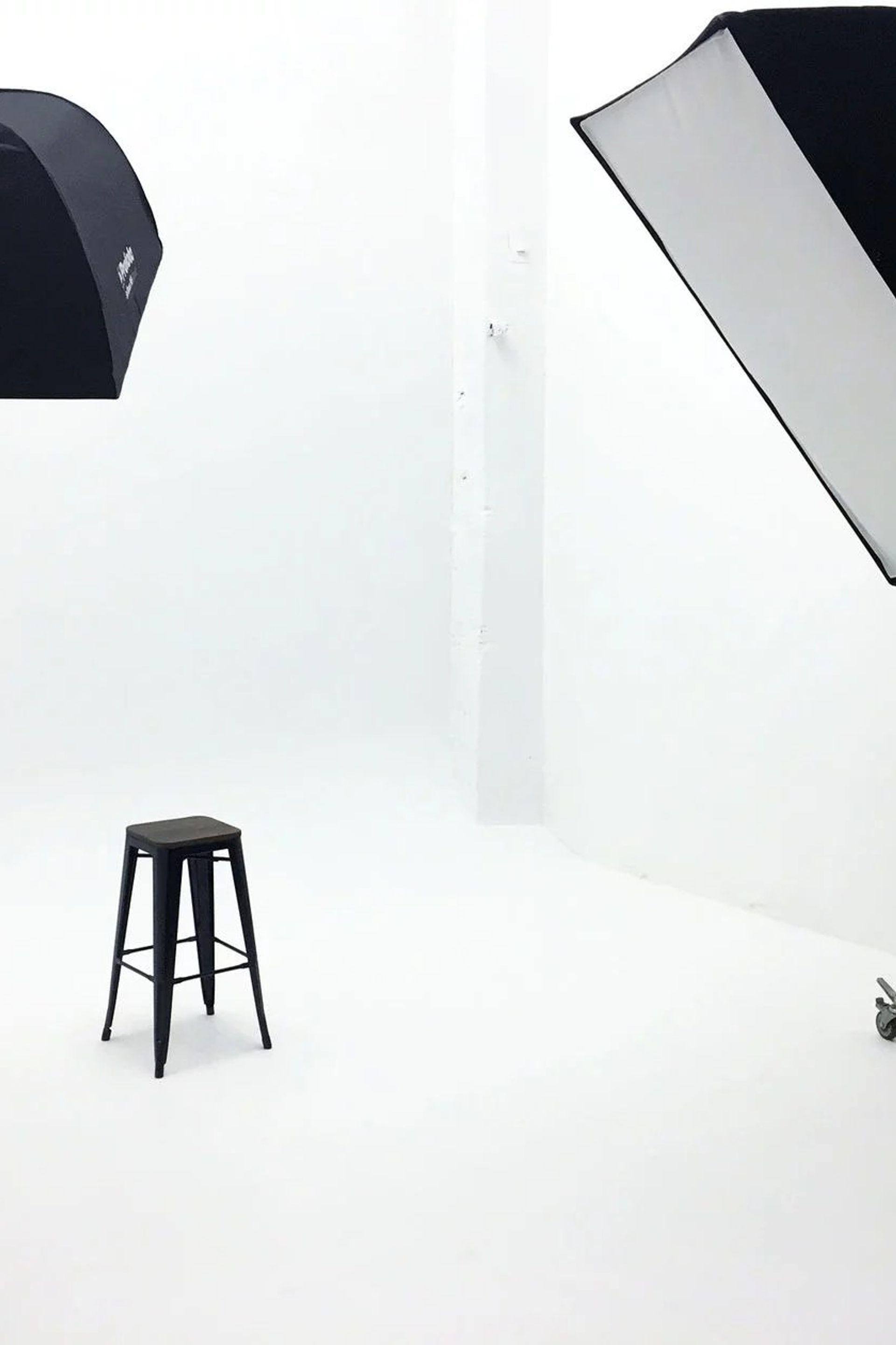 Студия Ботаника — Зал Циклорама для предметной съемки Москва|Sale Easy