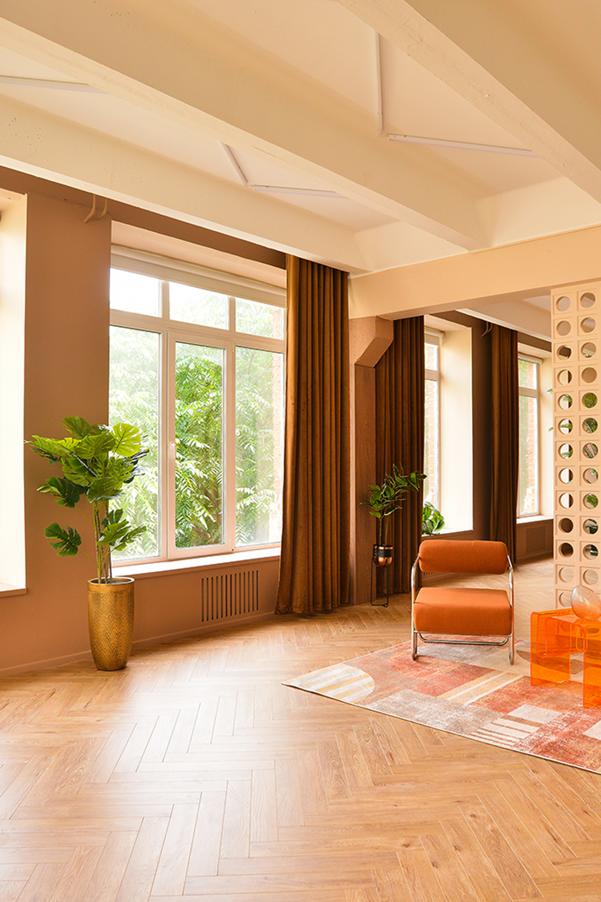 Студия для предметной съемки CROSS — Room 201 Москва | Sale Easy