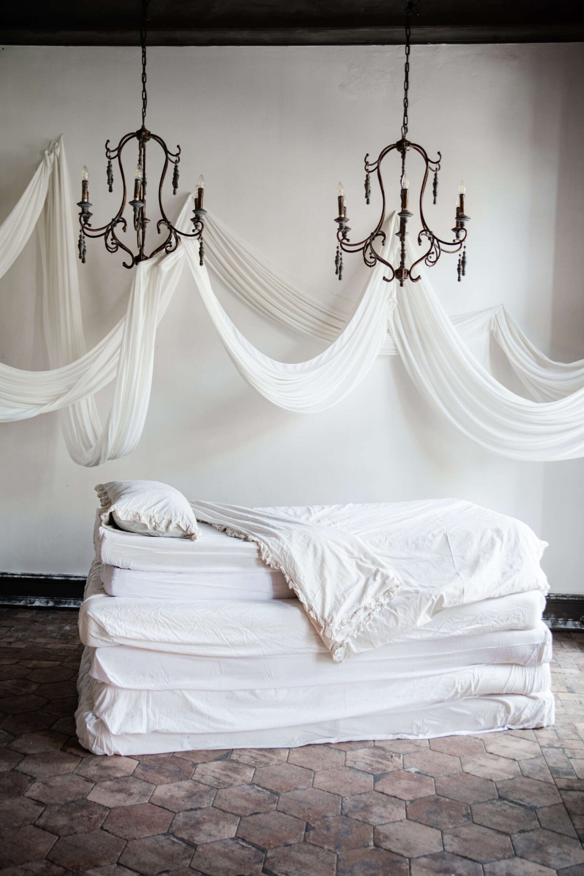 Студия LEONA — зал ITALY для предм. съемки С.-Пб|Sale Easy