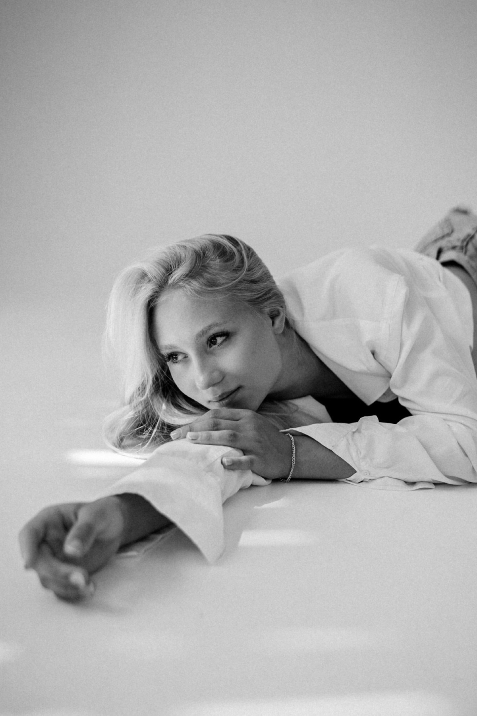 Модель для предметной съемки Юлия Ц. Н.Н.| Sale Easy