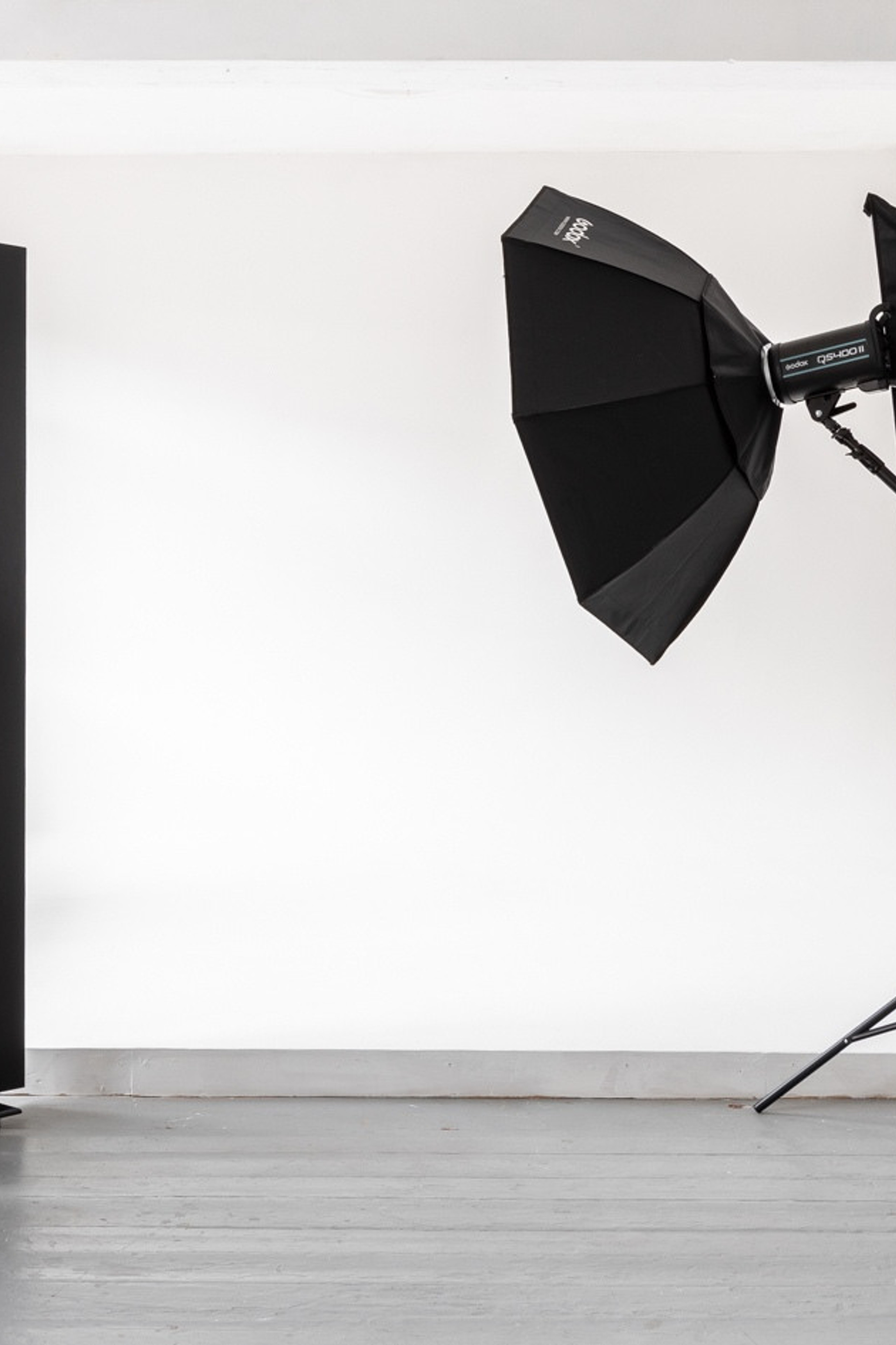 Студия SPBFOTO — зал Циклорама для предметной съемки С.-Пб|Sale Easy