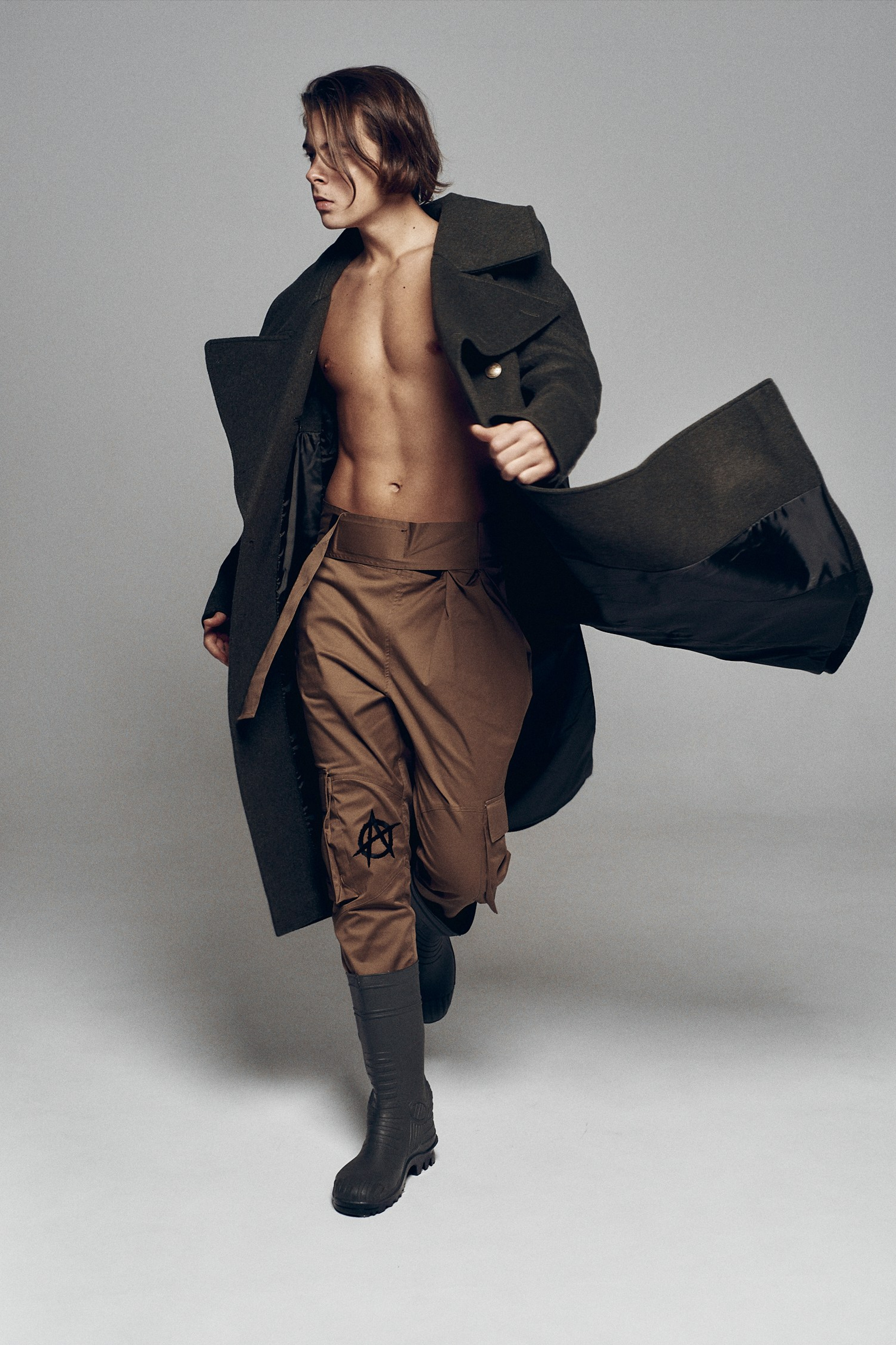 Модель для предметной съемки Богдан Н.Новгород | Sale Easy