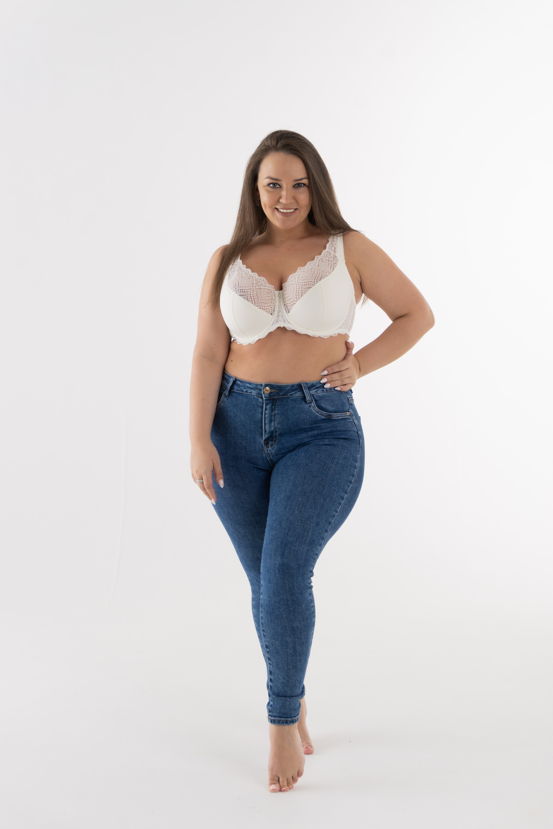 Модель plus size для предметной съемки Елена Б.С-Петербург | Sale Easy