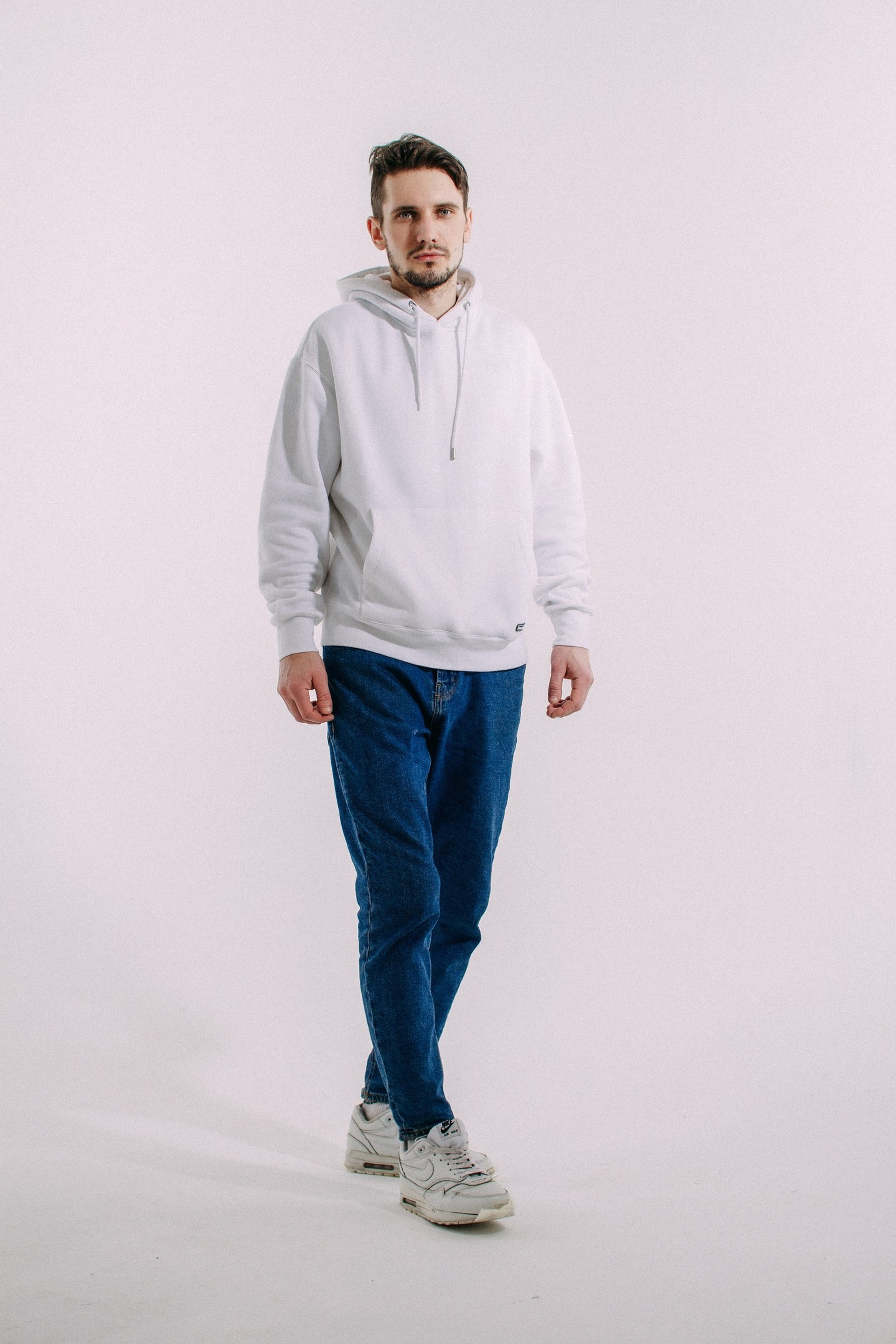 Модель для предметной съемки Евгений id 29 027 С.-Пб| Sale Easy