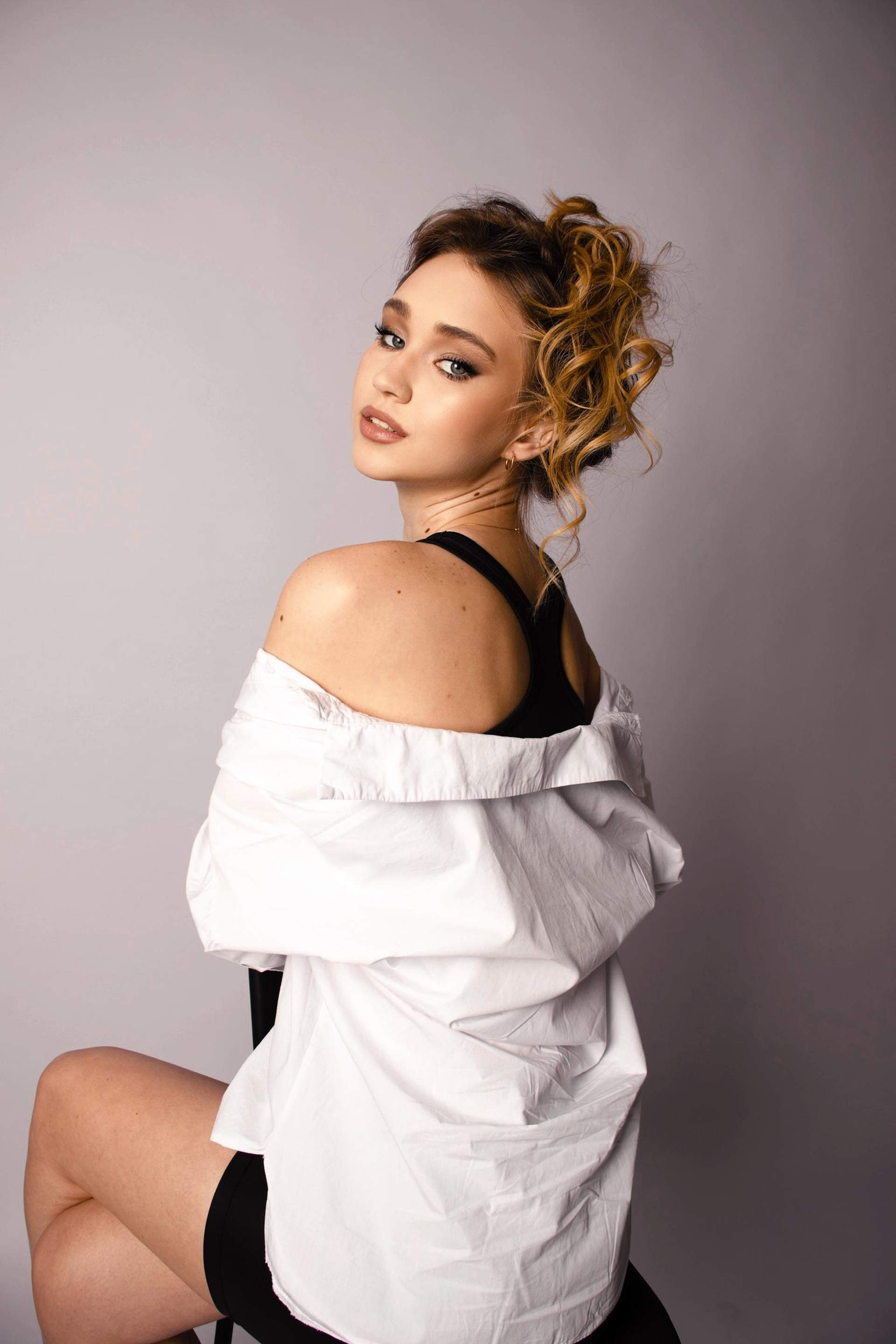 Модель для предметной съемки  Каролина Сочи| Sale Easy