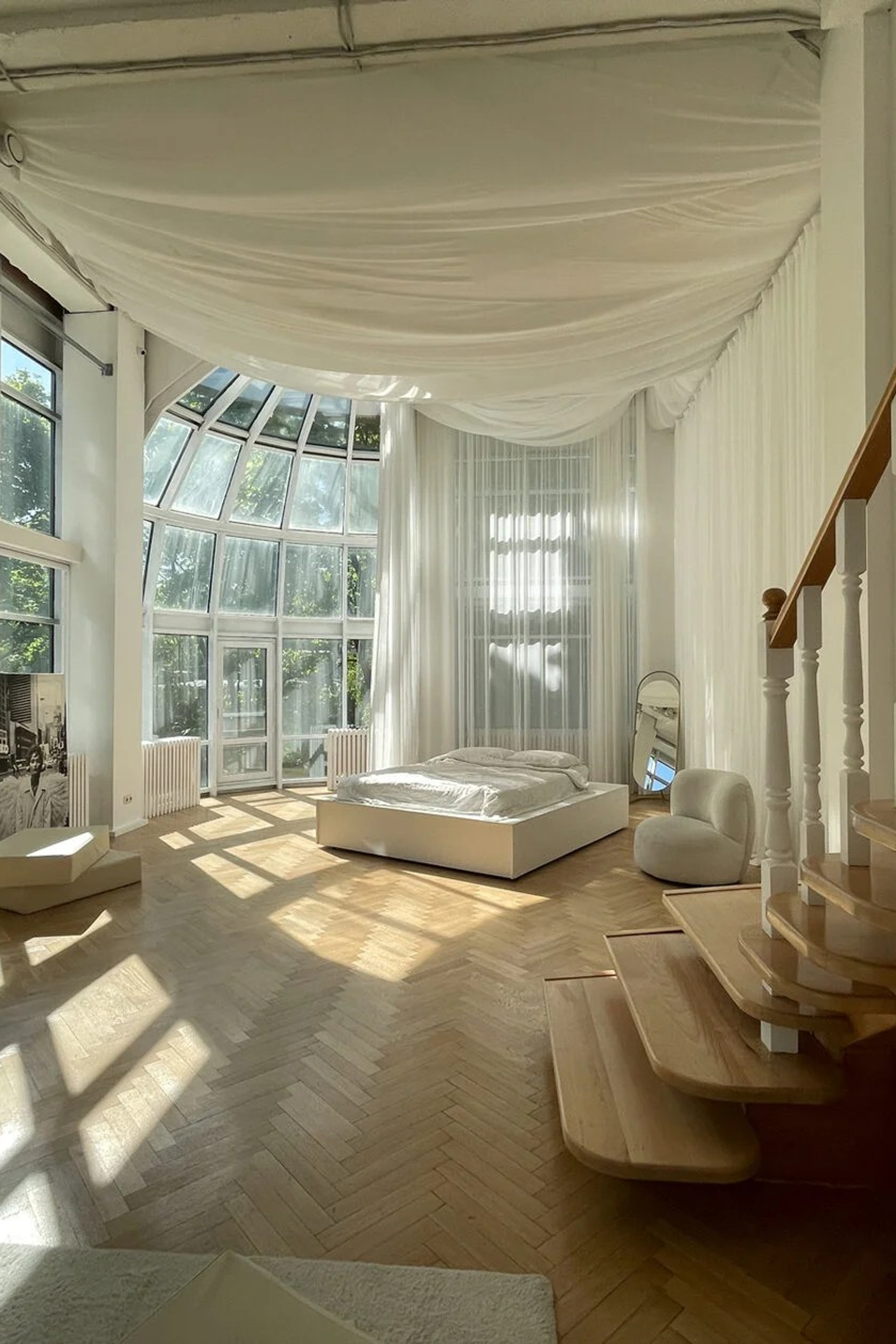 Студия Base — Зал AIR для предметной съемки Москва|Sale Easy