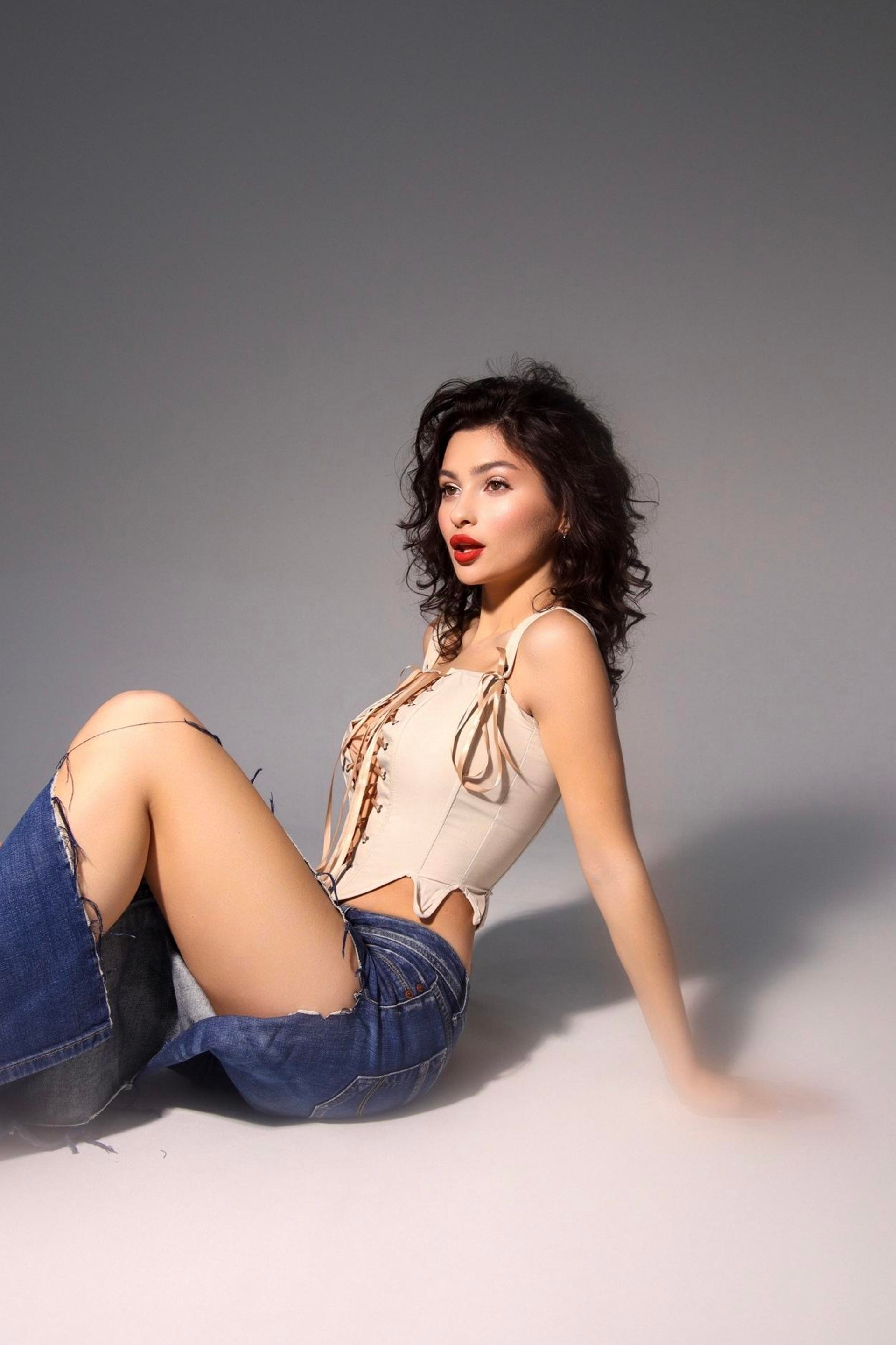 Модель для предметной съемки Станислава Москва| Sale Easy