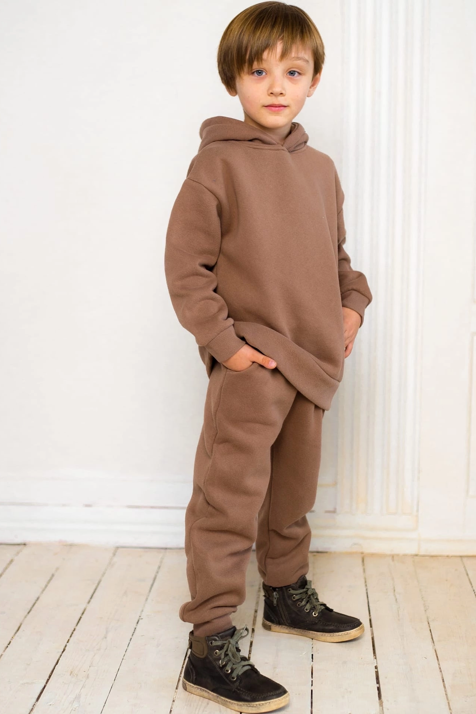 Модель мальчик для предметной съемки Лев Казань| Sale Easy