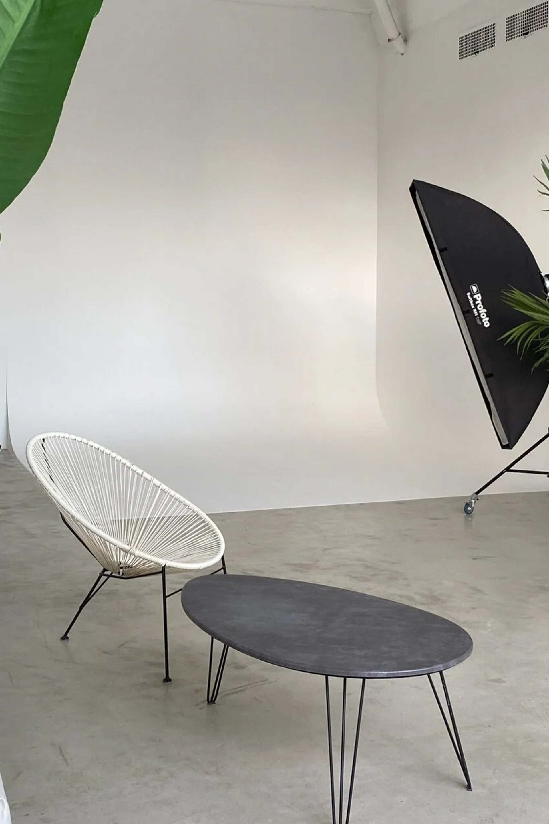 Студия Base — Зал MUSE для предметной съемки Москва|Sale Easy