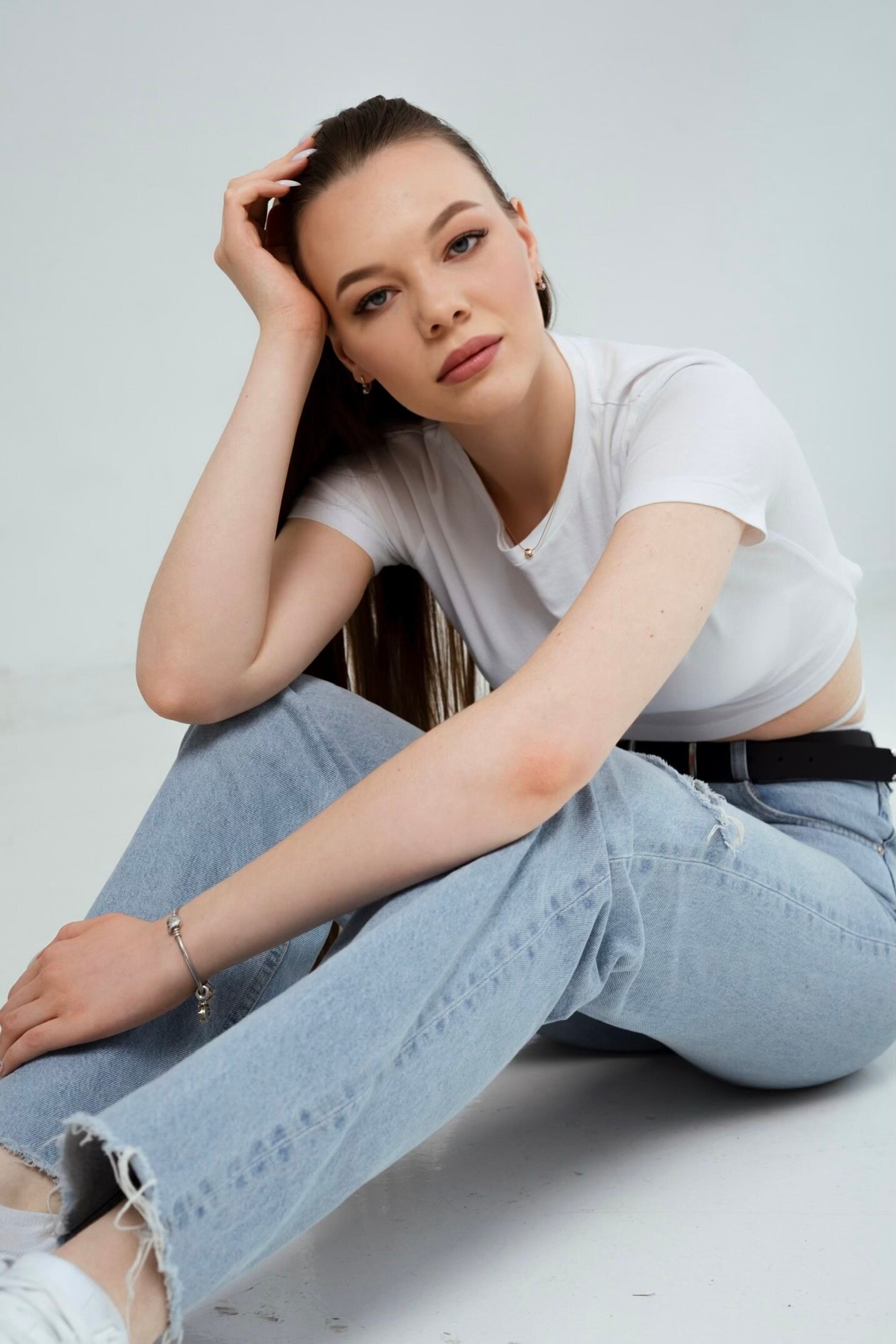 Модель для предметной съемки Настя 3 Н.Новгород | Sale Easy