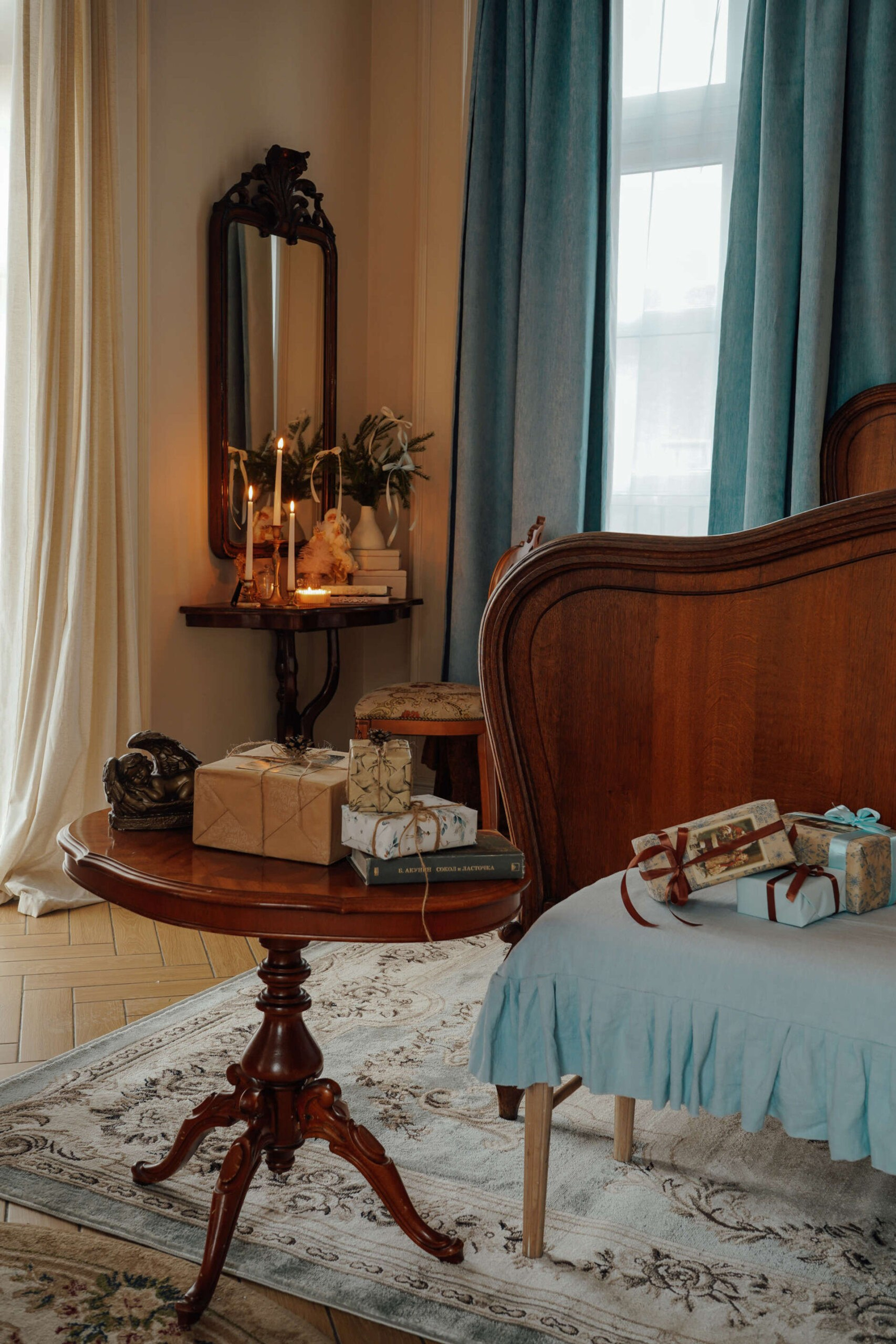 Студия LEONA — зал БИБЛИОТЕКА для предм. съемки С.-Пб|Sale Easy