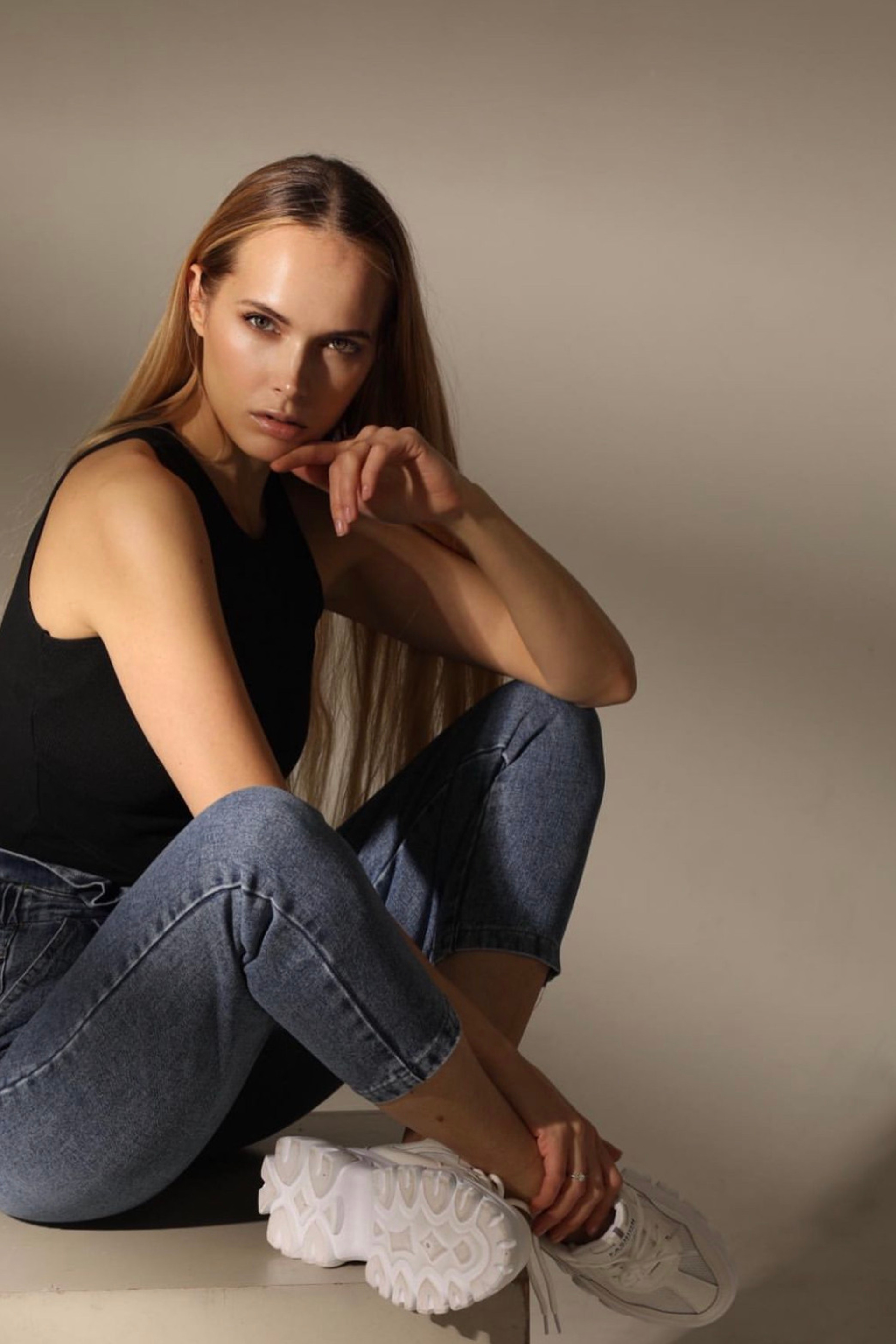 Модель для предметной съемки Анастасия К. Москва| Sale Easy