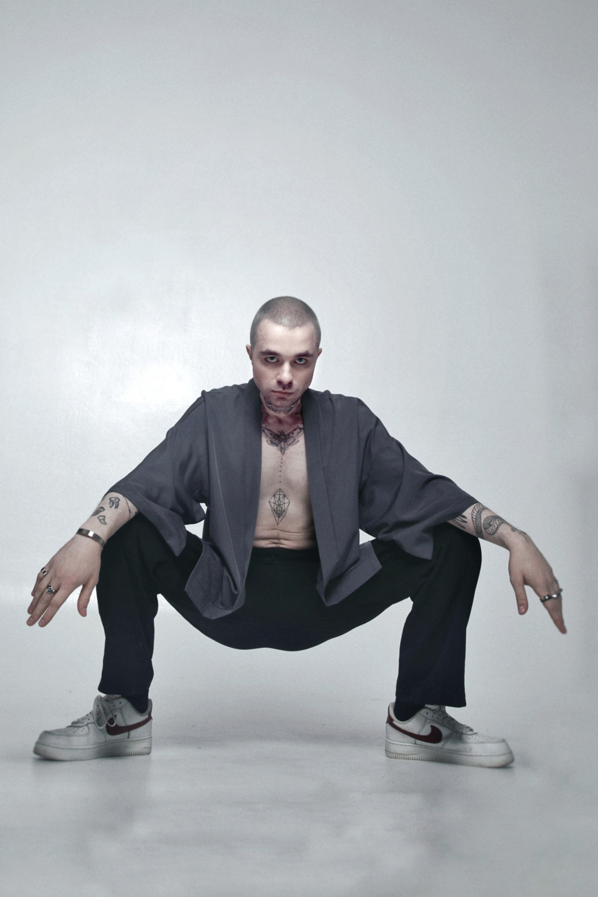 Модель для предметной съемки Василий Москва | Sale Easy