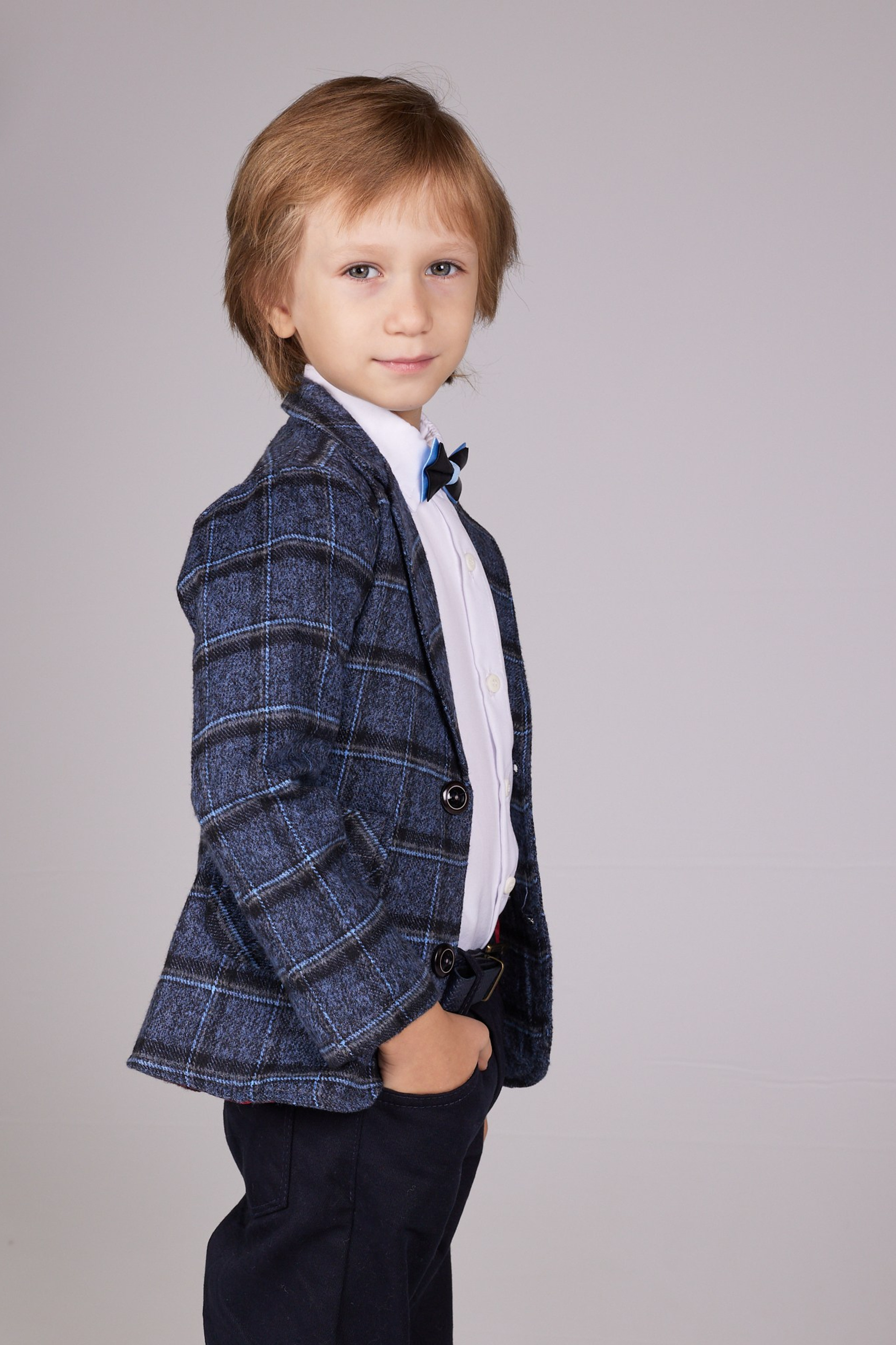 Модель мальчик для предметной съемки Ярослав Казань| Sale Easy