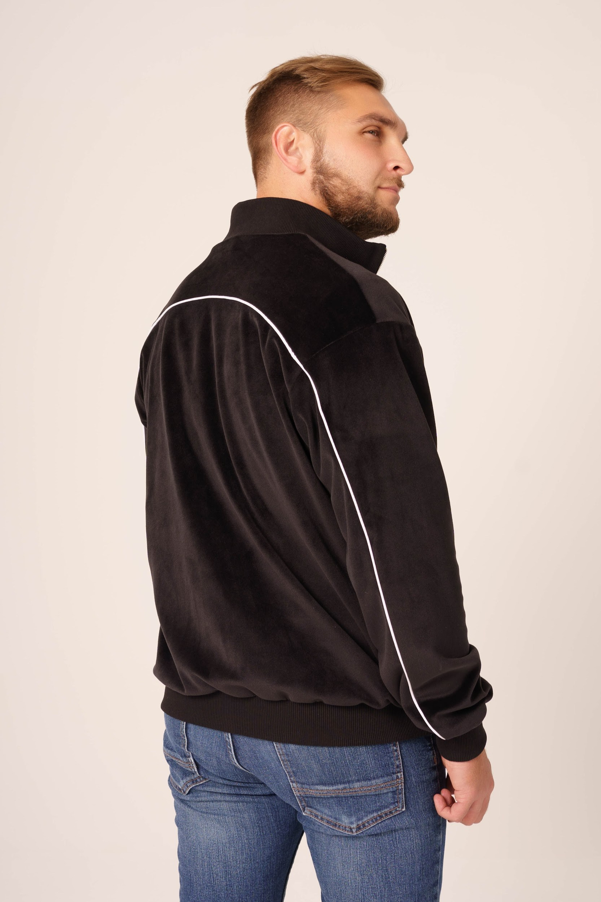 Модель для предметной съемки Святослав Казань| Sale Easy