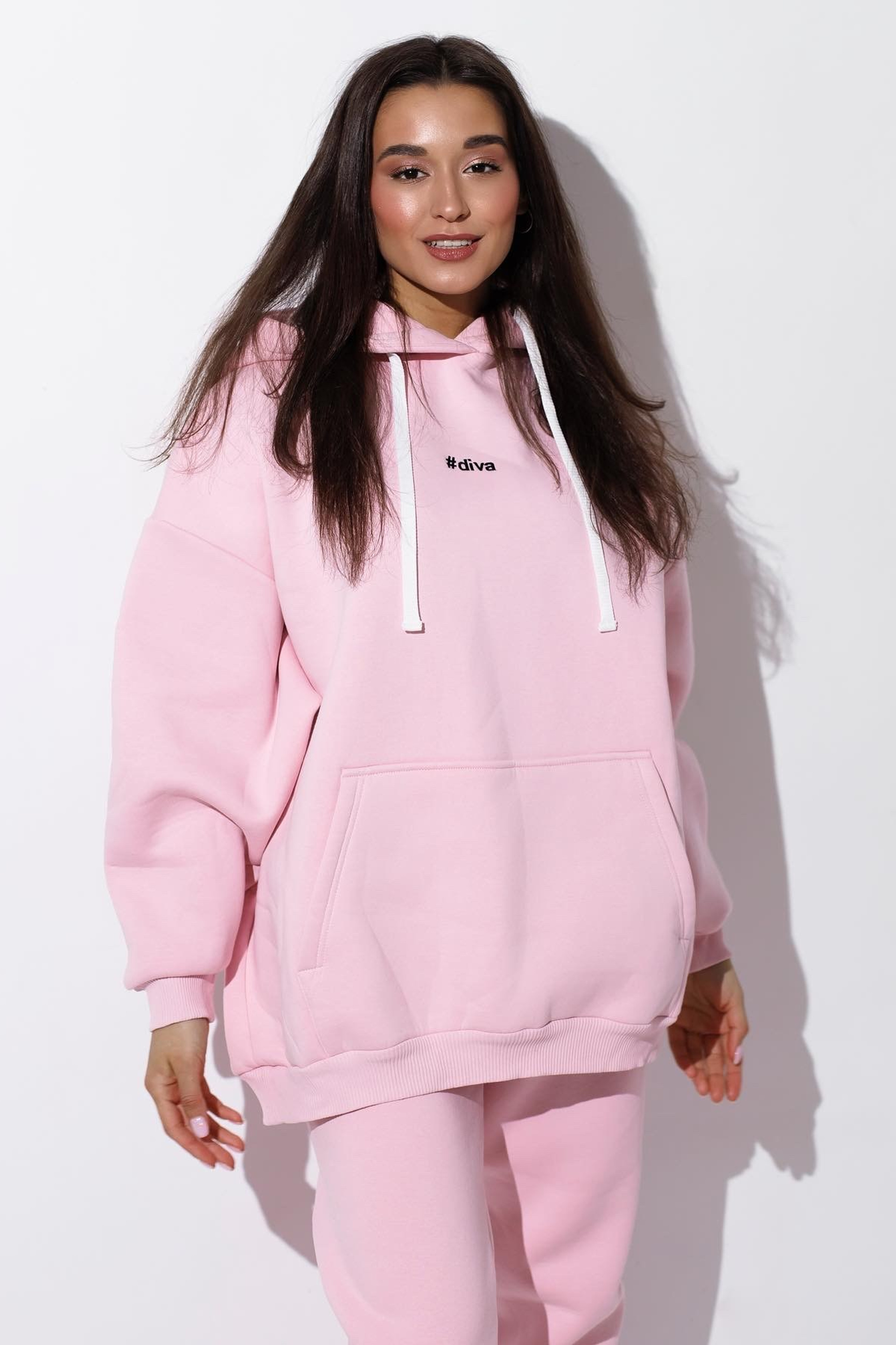 Модель для предметной съемки Камила Казань| Sale Easy