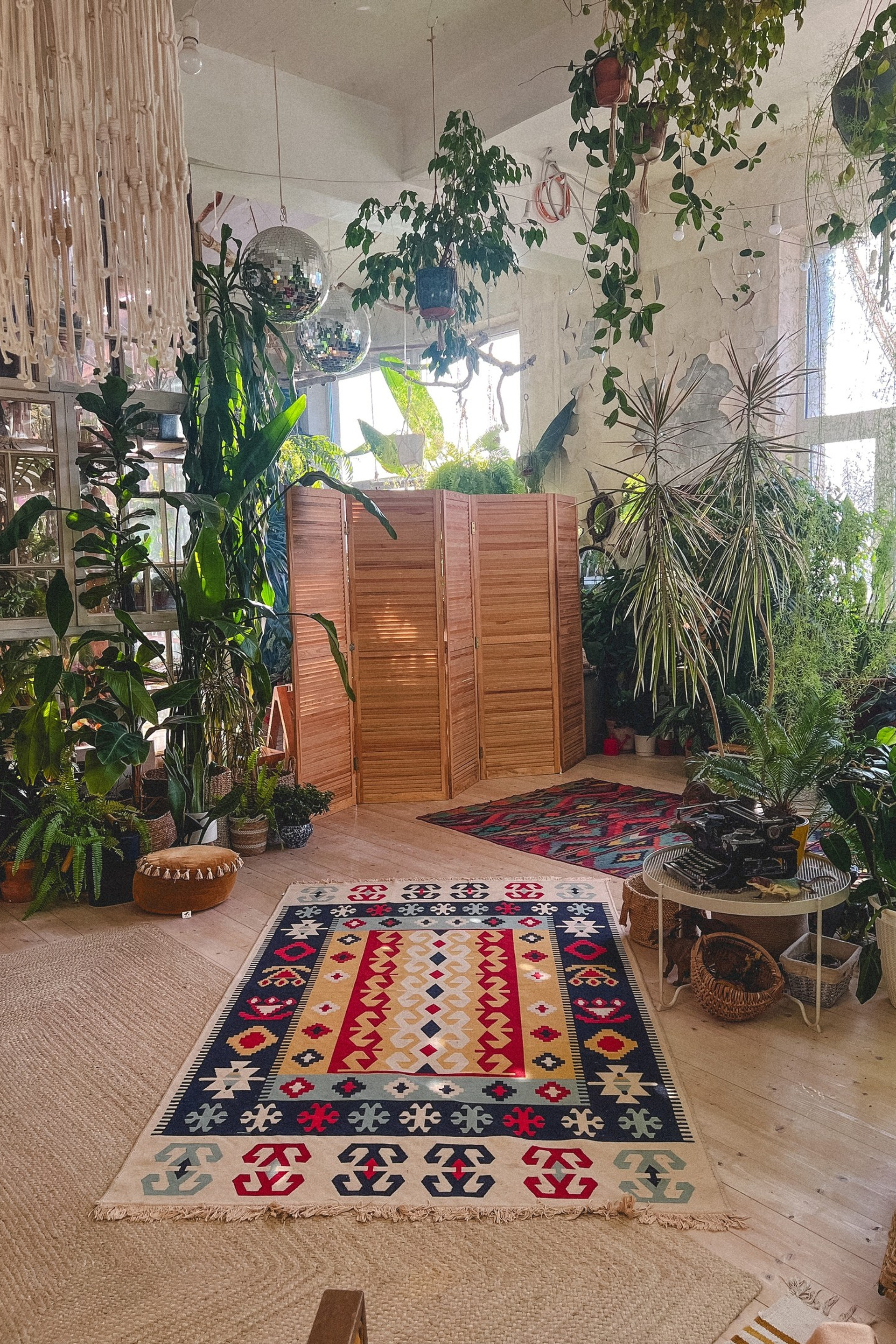 Студия TROPICAL SPACE PRO 2 для предм. съемки С.-Пб|Sale Easy