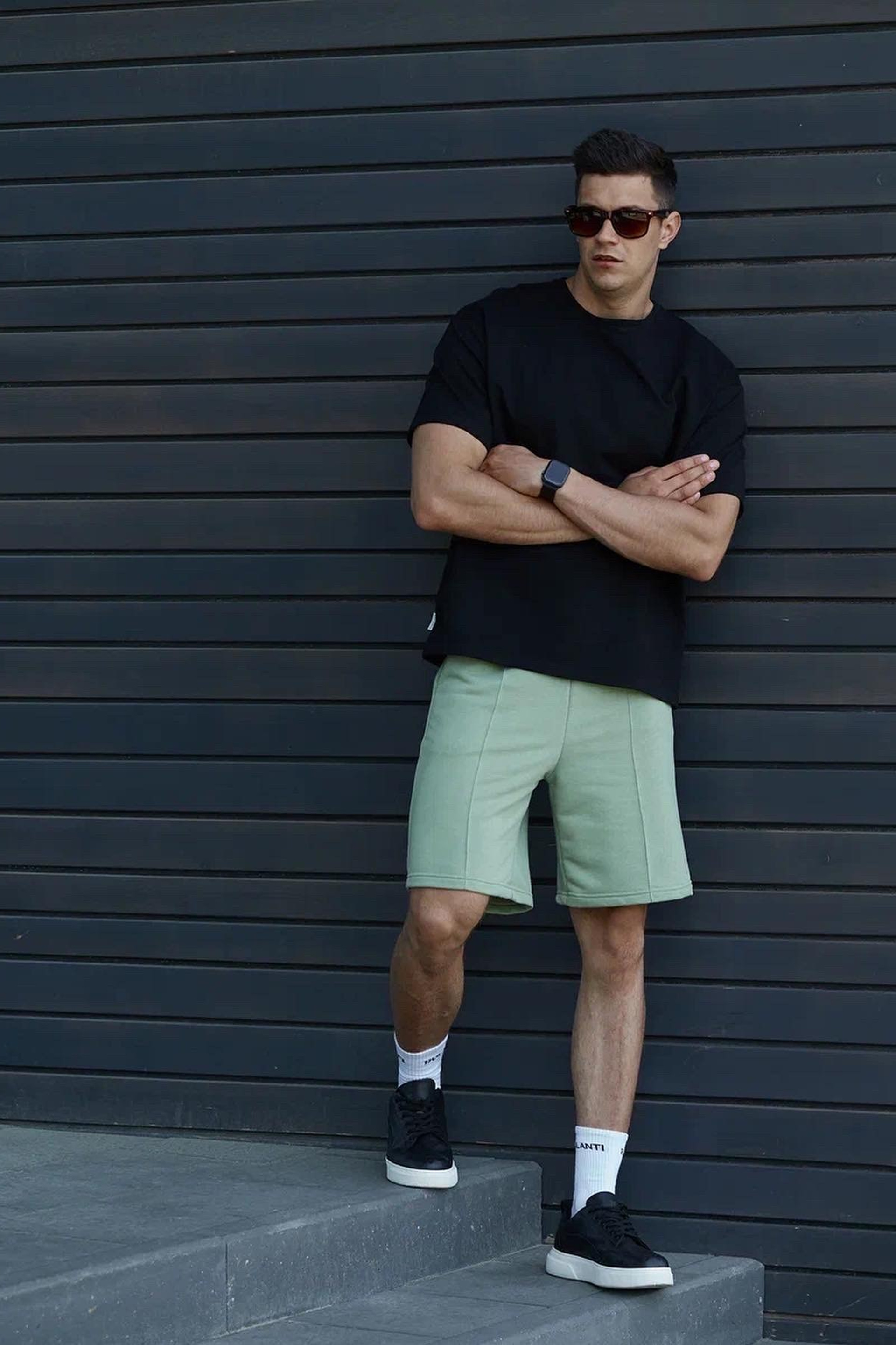 Модель для предметной съемки москвич Никита А. | Sale Easy