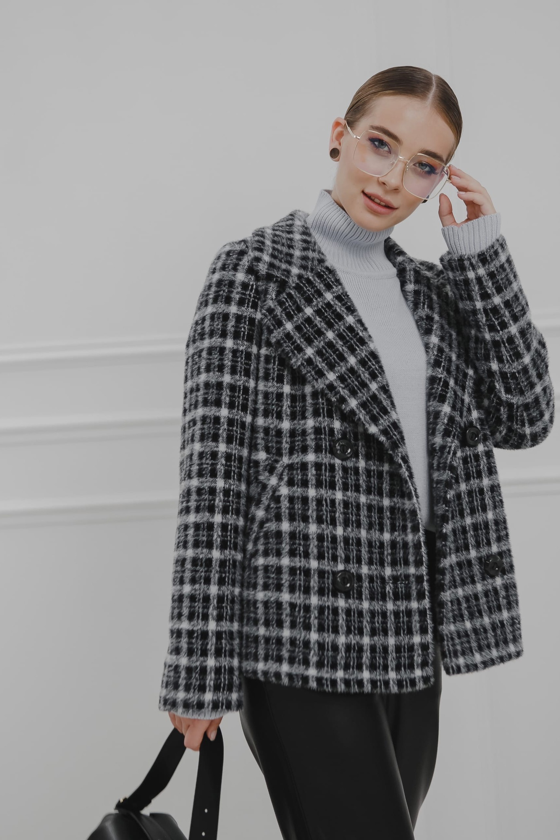 Модель для предметной съемки Александра Д. Н.Н.| Sale Easy