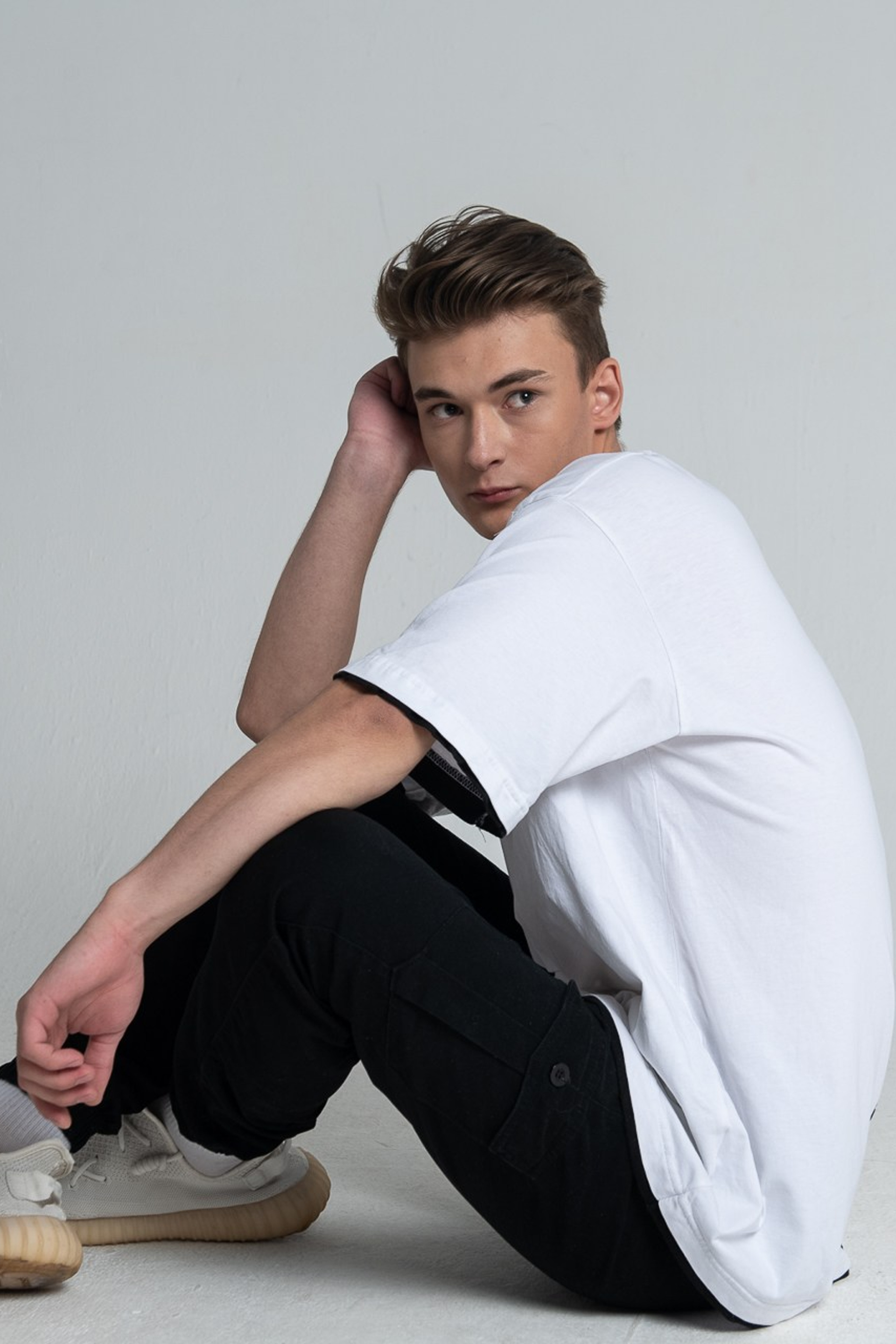 Модель для предметной съемки Александр Б Москва | Sale Easy