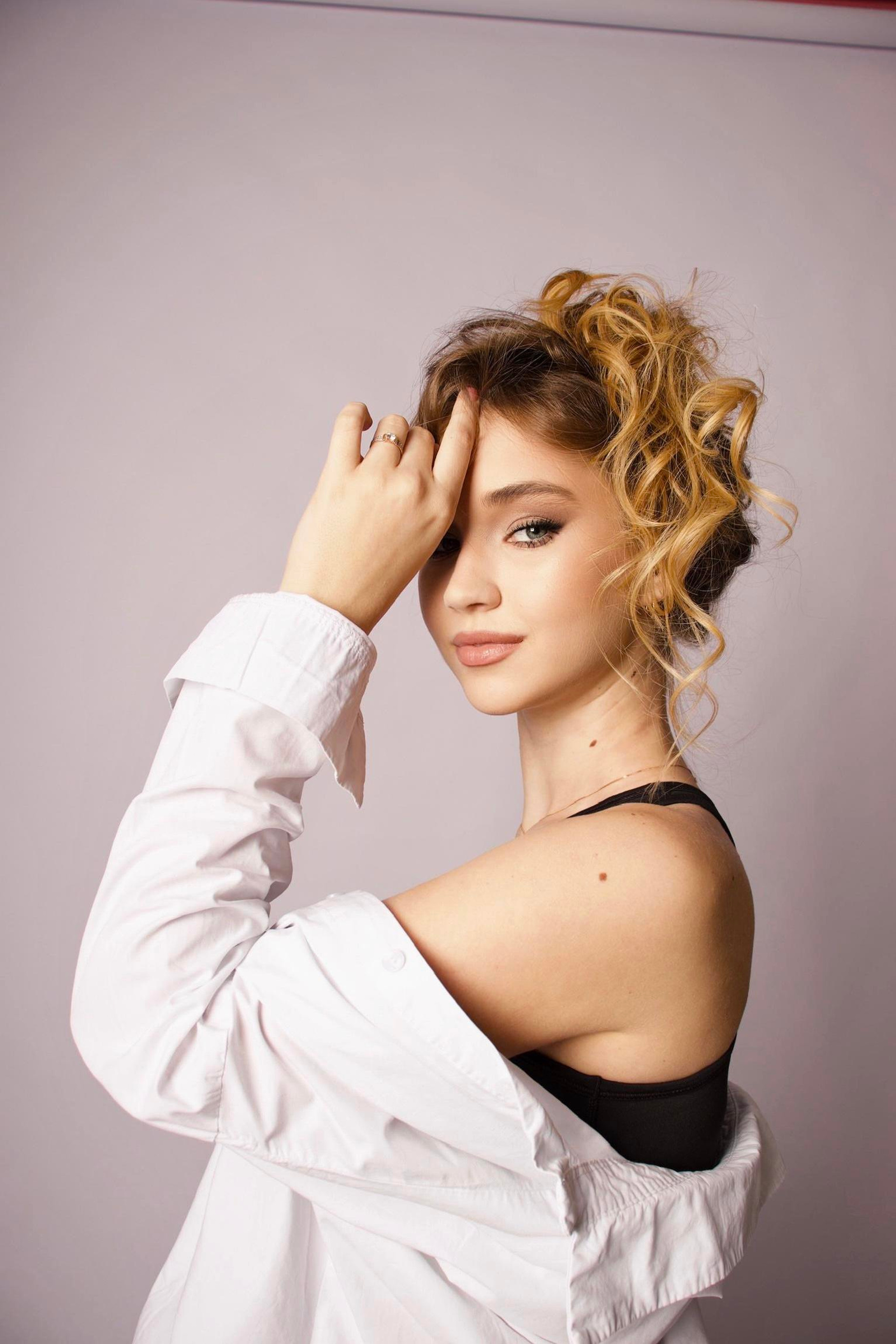 Модель для предметной съемки  Каролина Сочи| Sale Easy