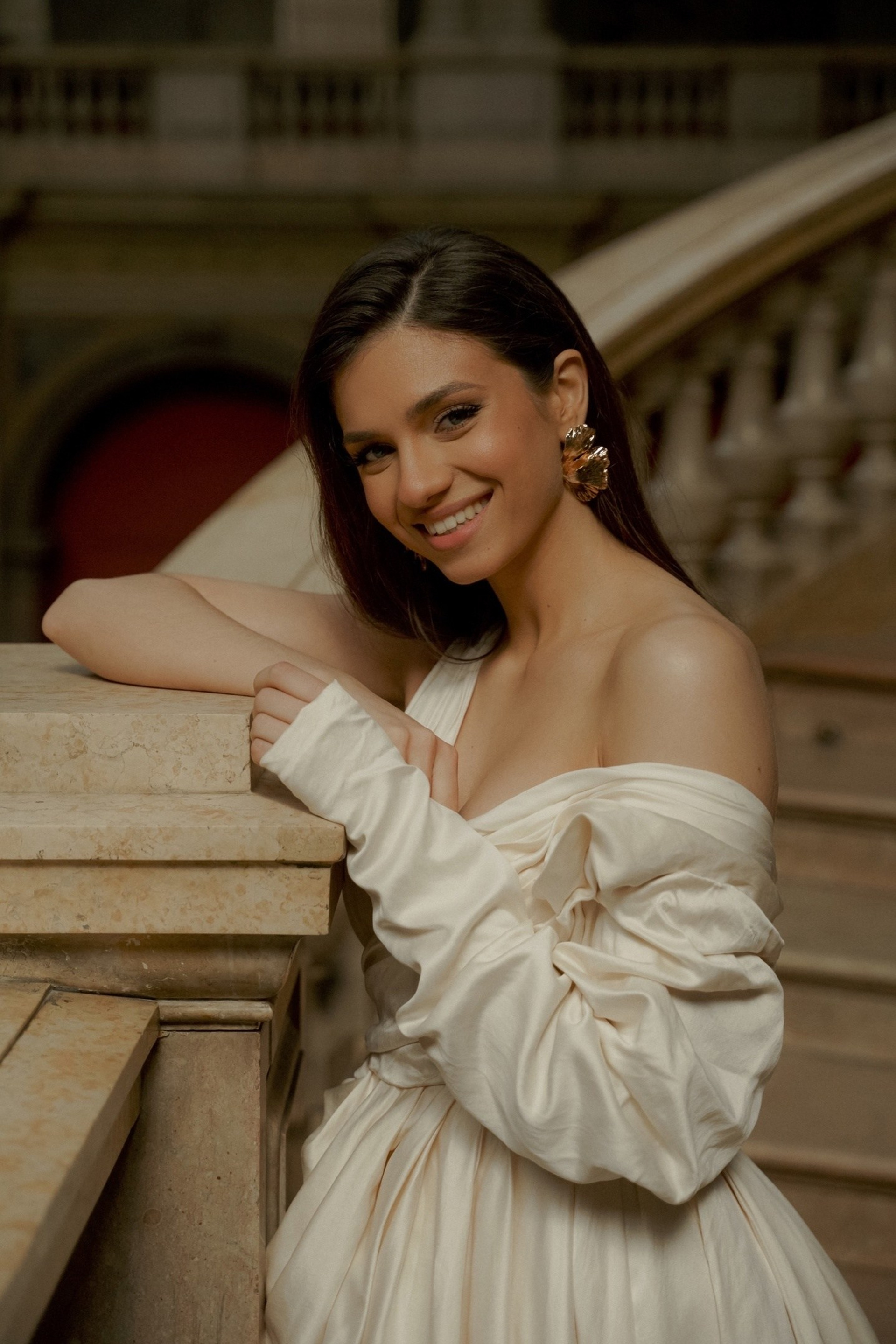 Модель для предметной съемки Альбина С.-Пб| Sale Easy