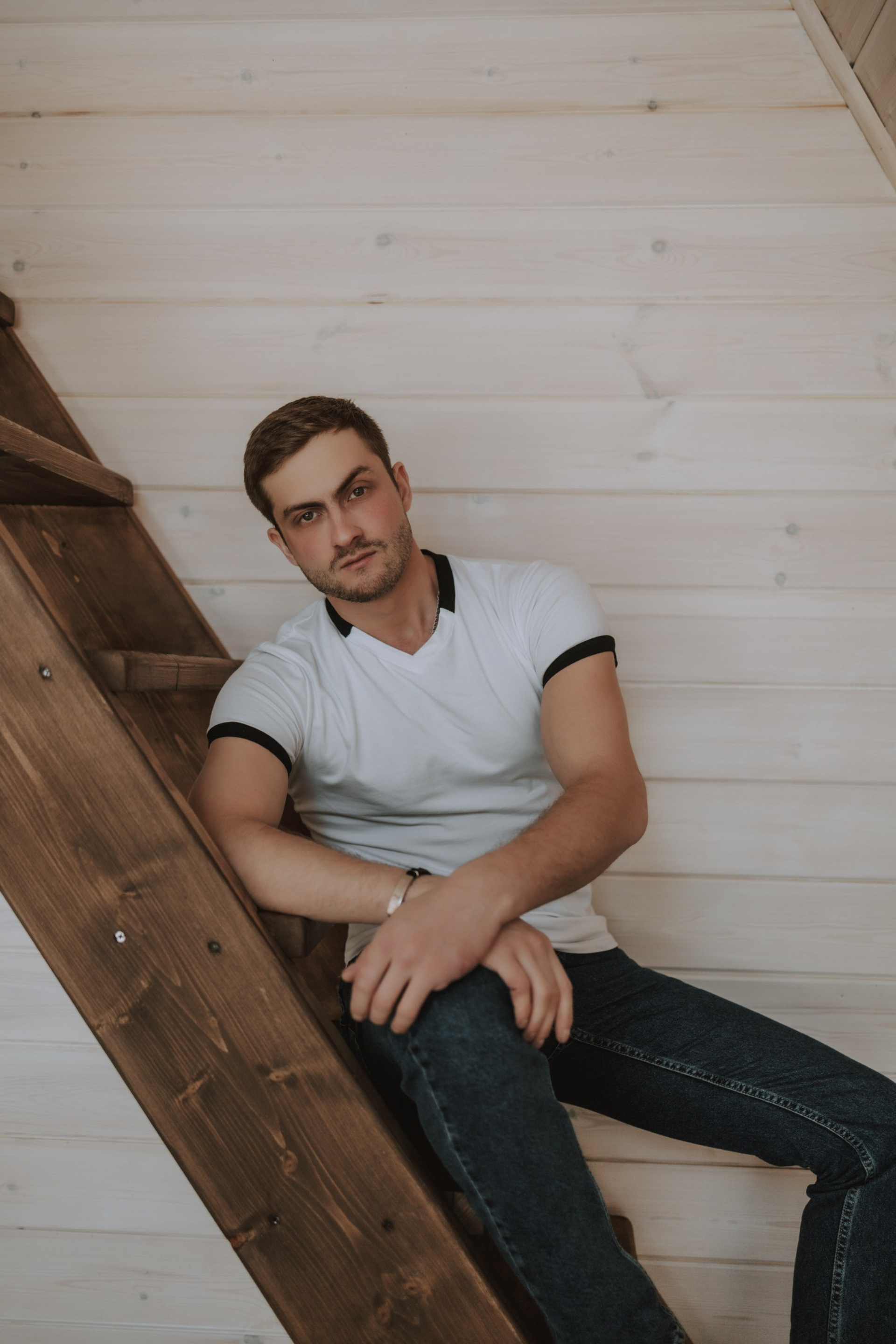 Модель для предметной съемки Влад Н.Н.| Sale Easy