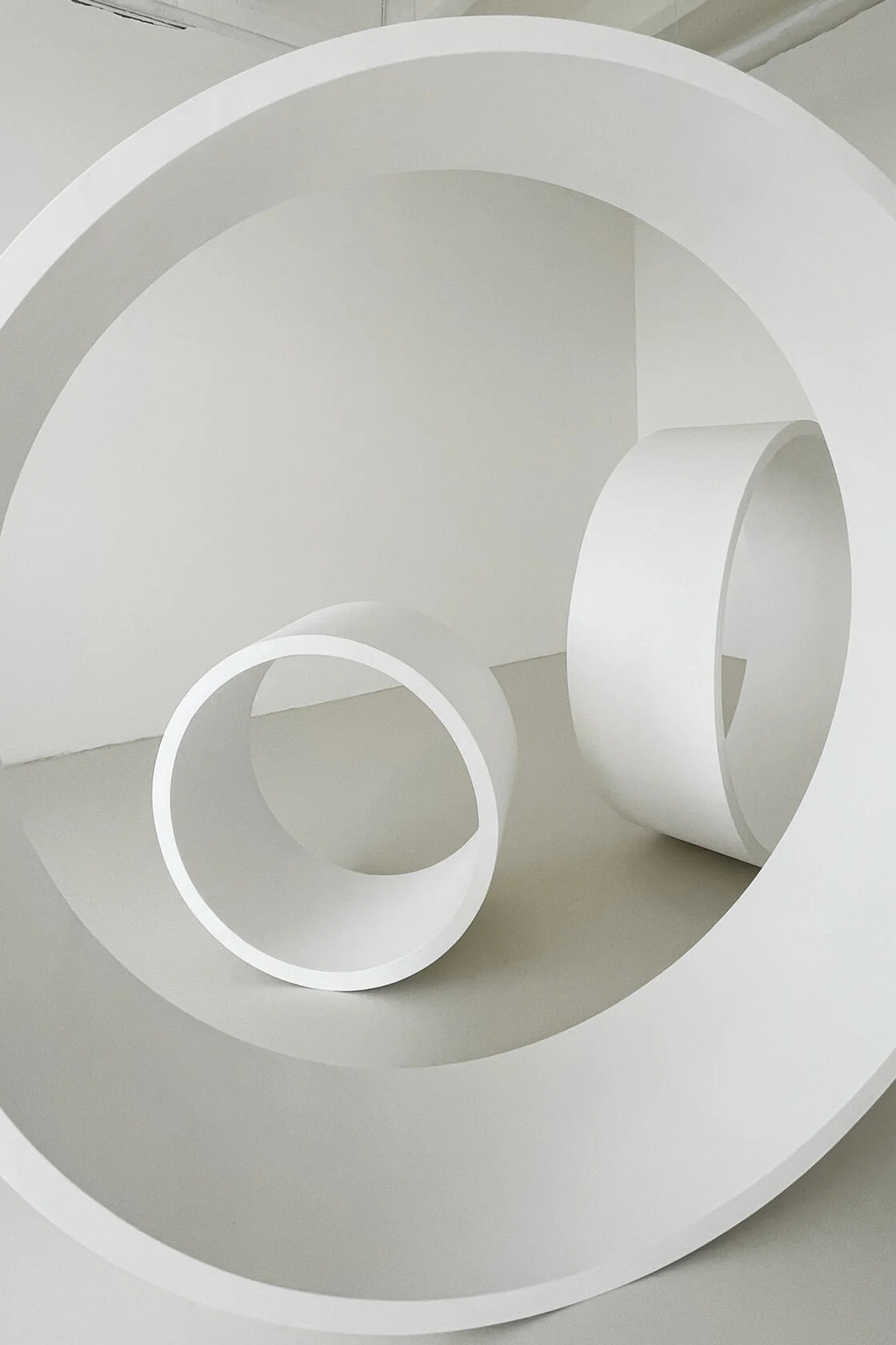 Студия Base — Зал SLAVA для предметной съемки Москва|Sale Easy