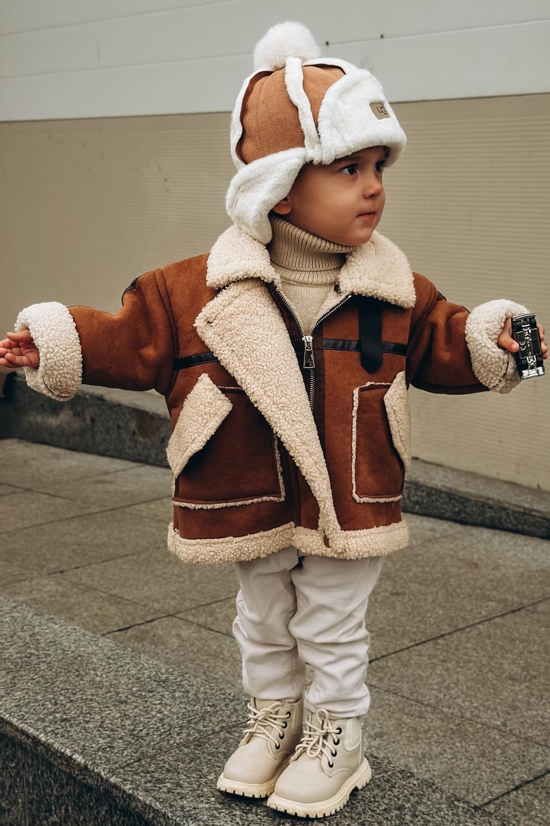 Модель для предметной съемки мальчик Радэль Казань| Sale Easy