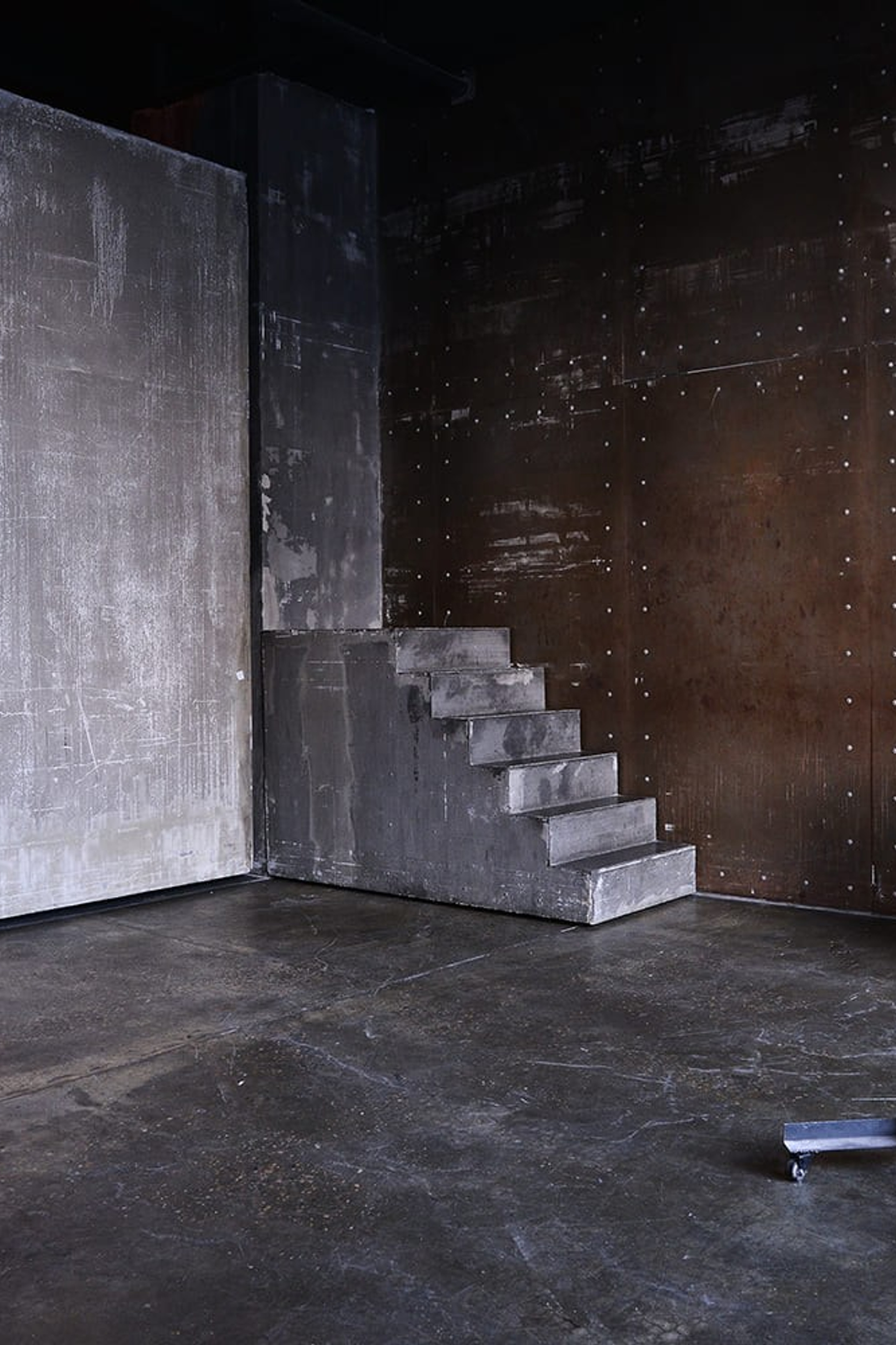 Студия для предметной съемки CROSS—Цех Москва | Sale Easy