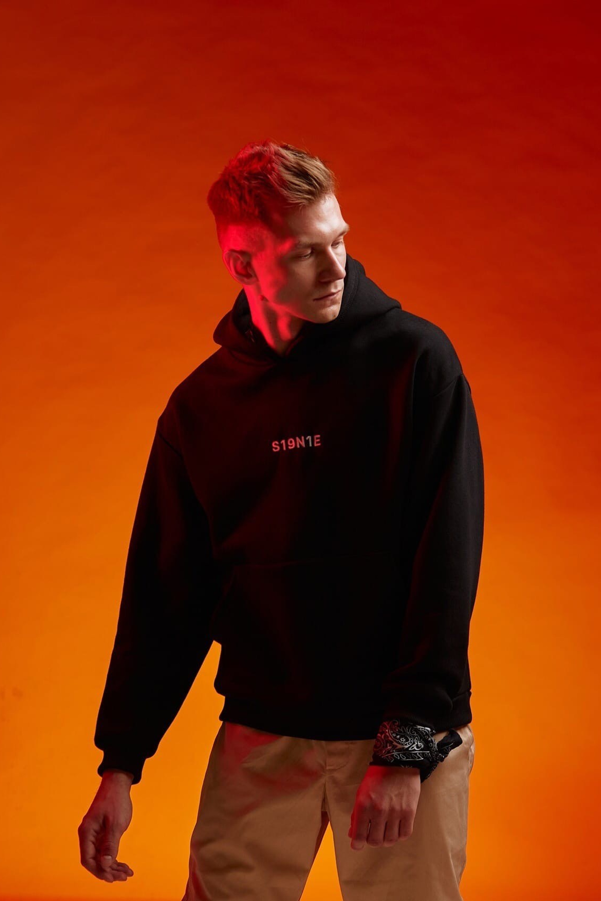 Модель для предметной съемки Никита Е. Н.Новгород | Sale Easy