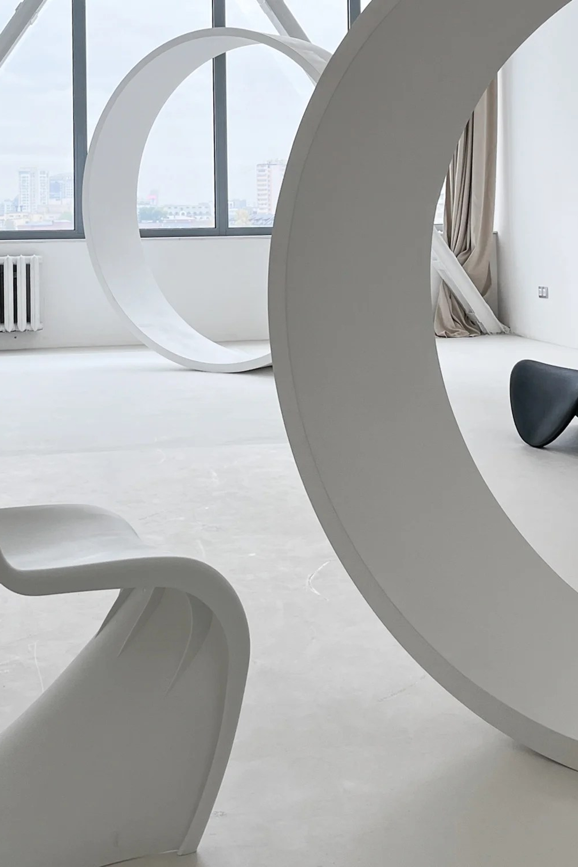 Студия Base — Зал SLAVA для предметной съемки Москва|Sale Easy