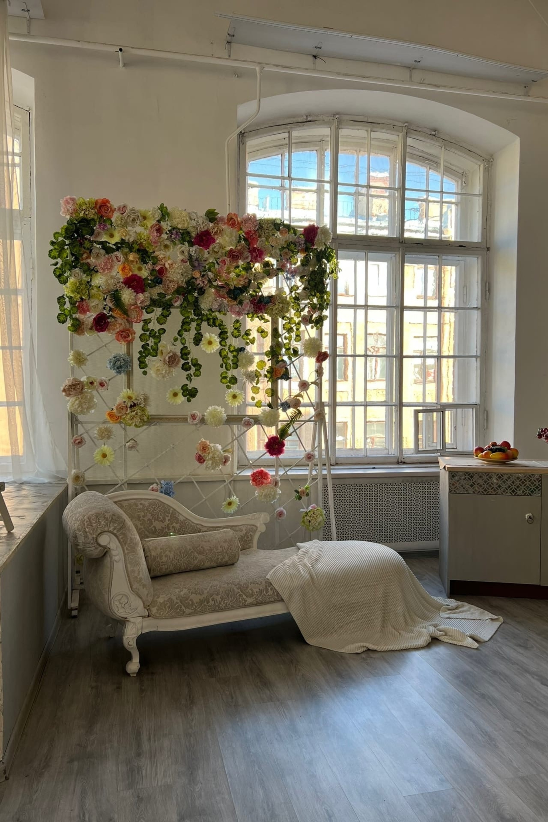 Студия PROSVET — зал Family для предм. съемки С.-Пб|Sale Easy