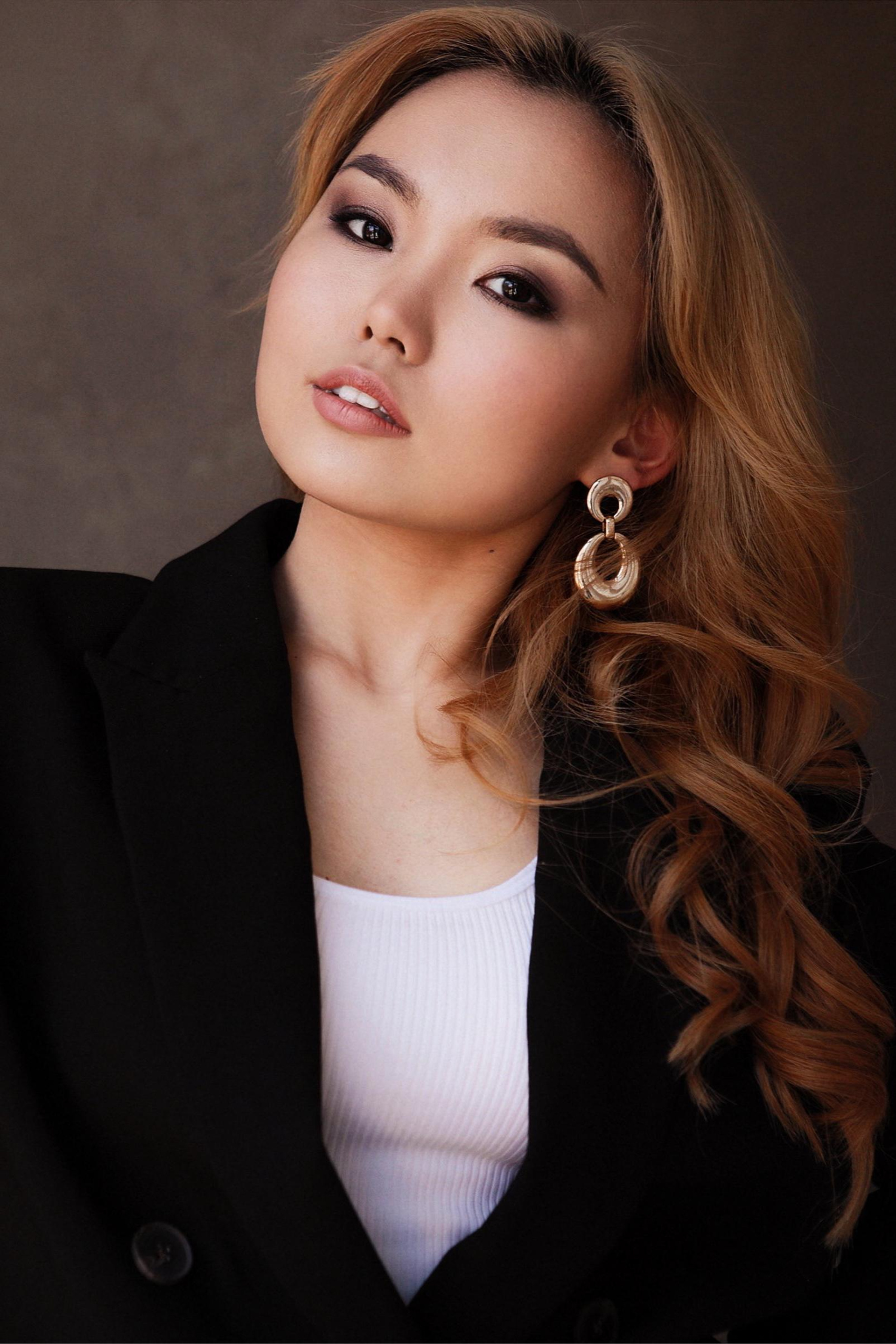 Модель для предметной съемки Бетти Москва| Sale Easy