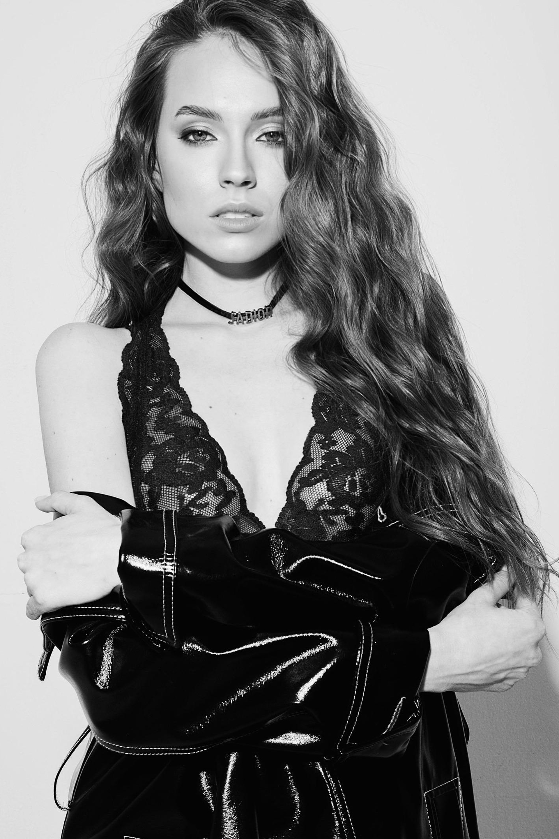 Модель для предметной съемки Мария Е. Москва| Sale Easy