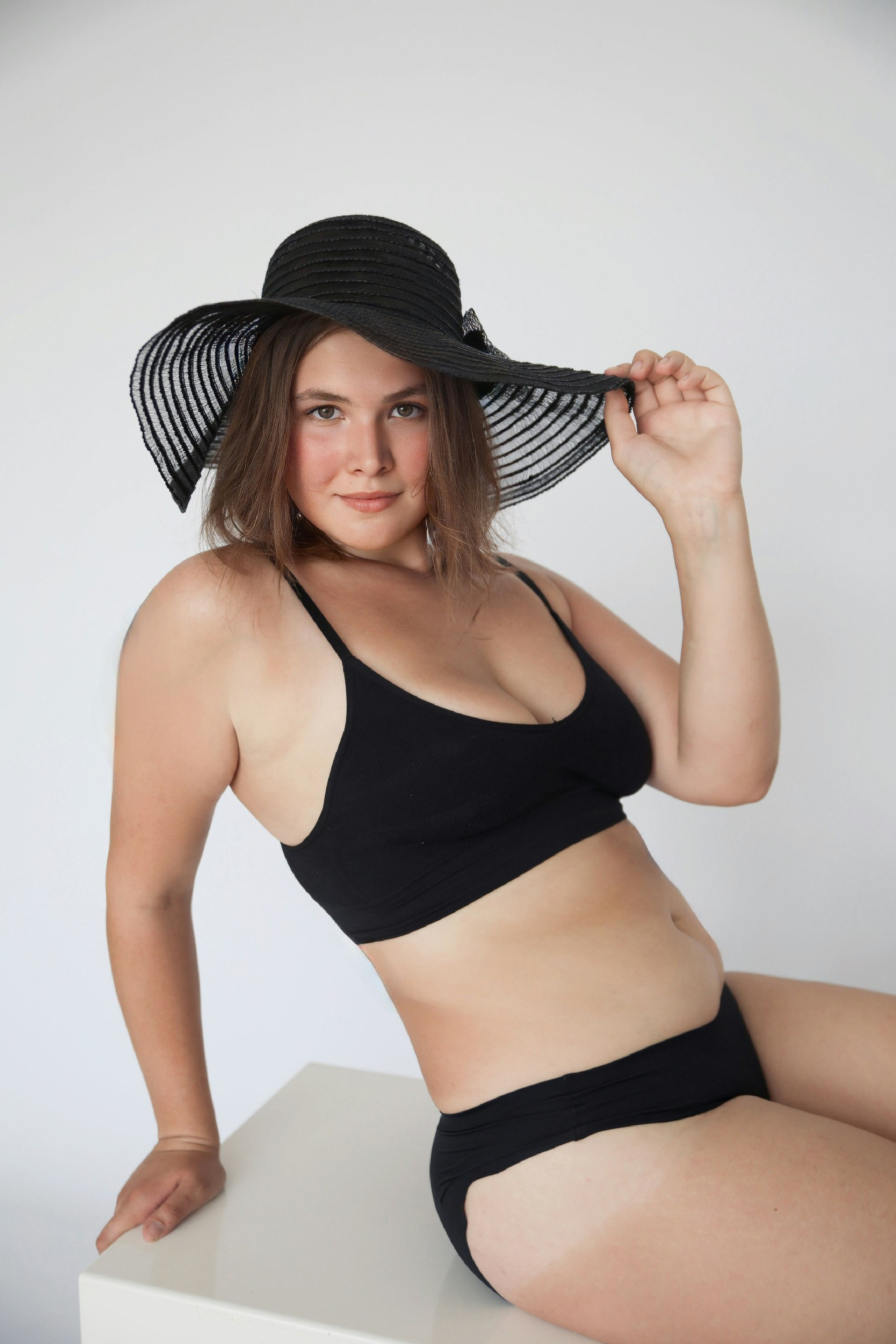 Модель plus size для предметной съемки Мария Ф. Москва | Sale Easy