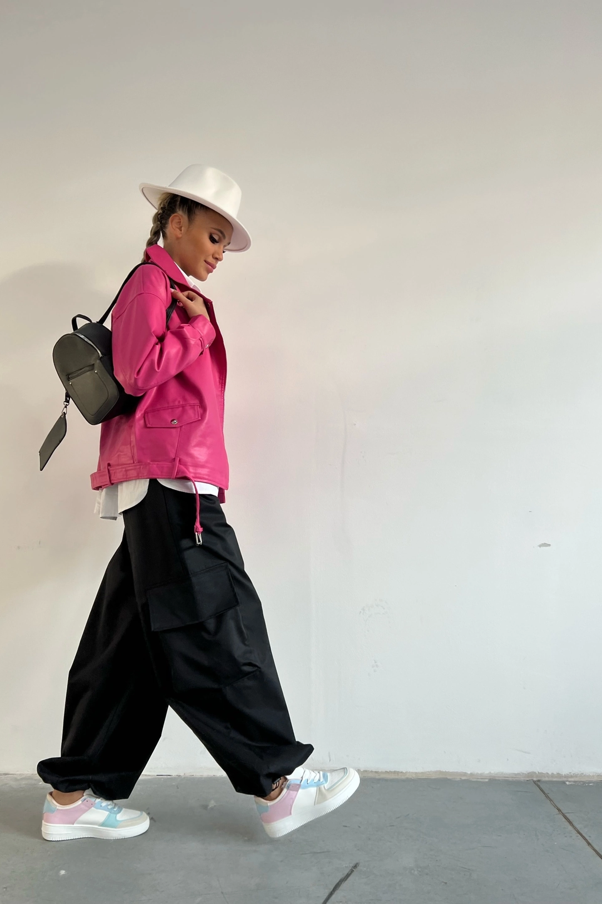 Модель для предметной съемки Милана Б. Казань| Sale Easy