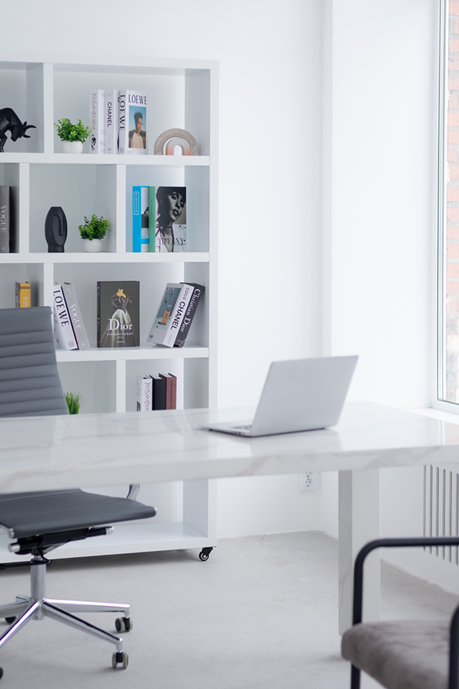 CROSS  — Room № 206