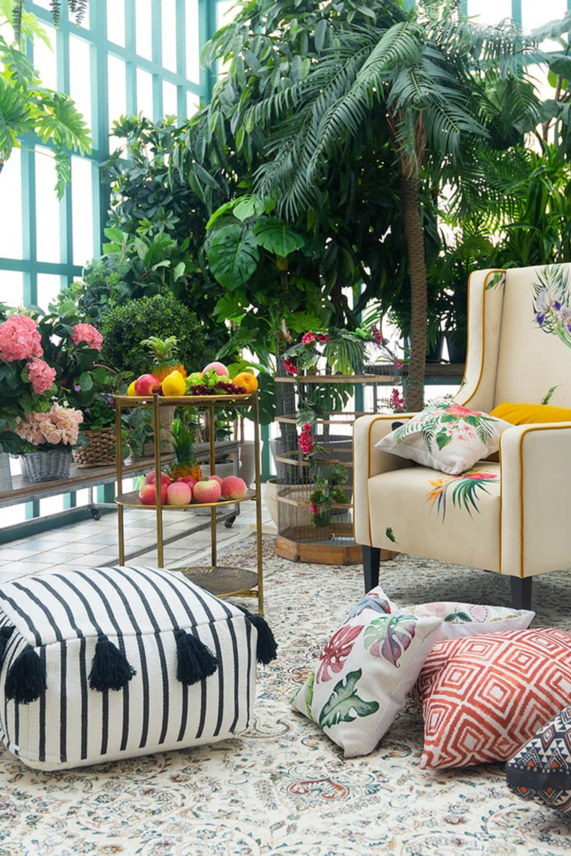 Студия для предметной съемки CROSS — Сад Москва | Sale Easy