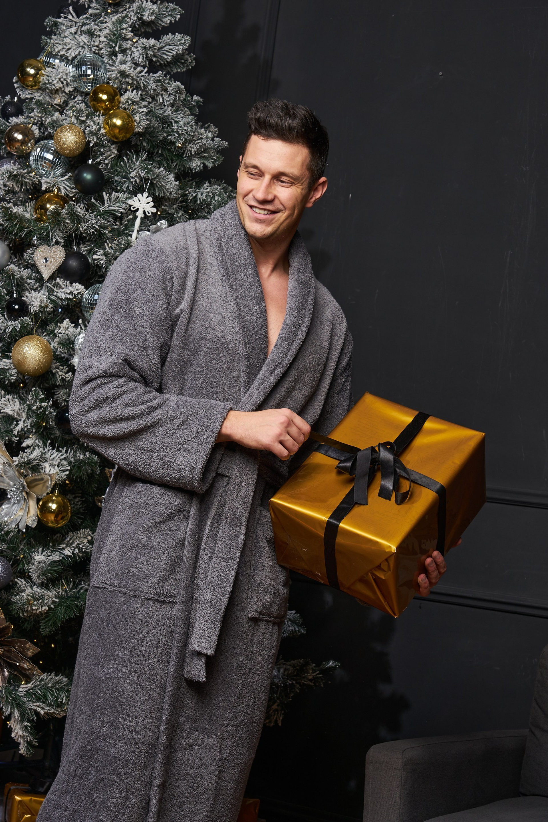 Модель для предметной съемки москвич Никита А. | Sale Easy