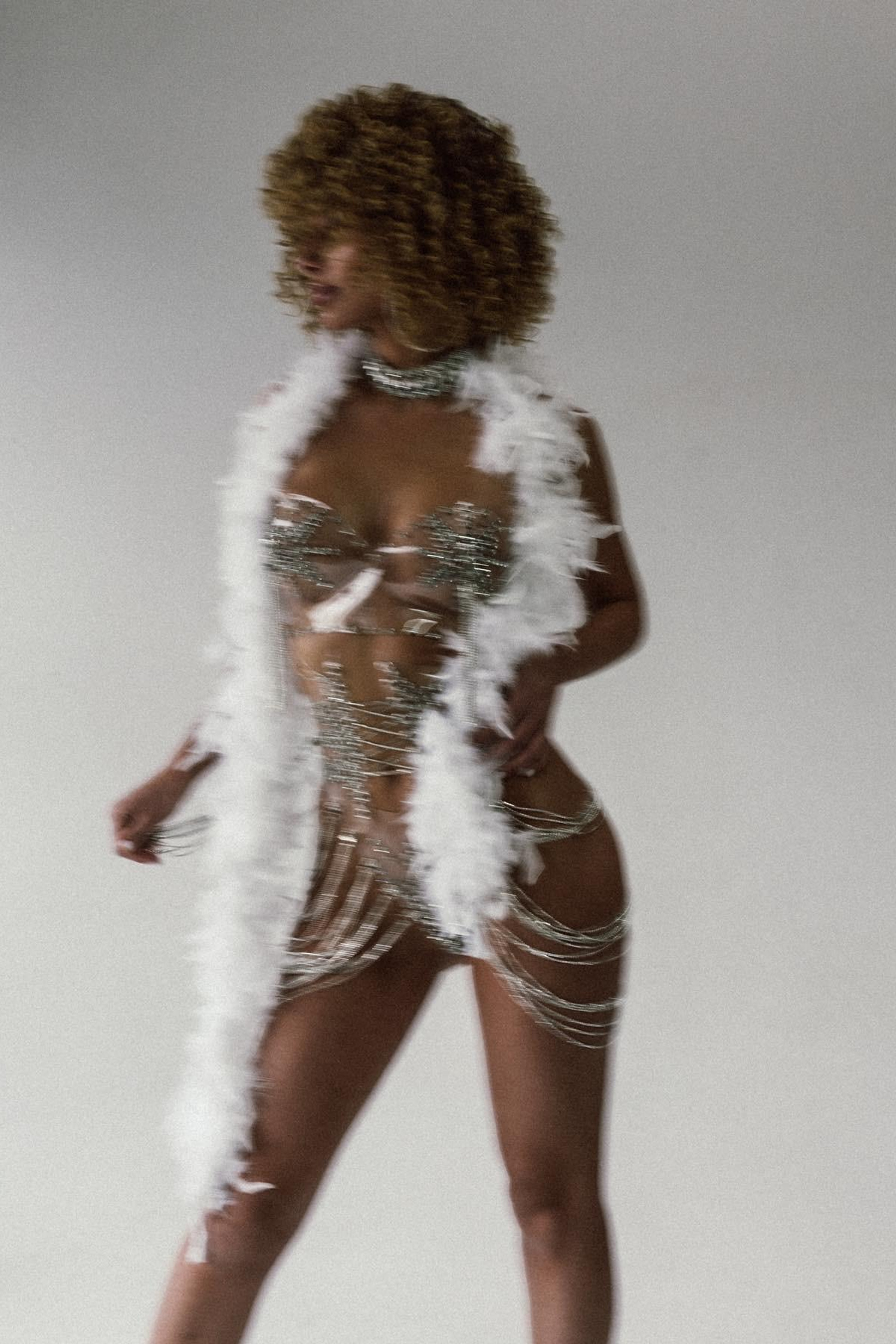 Модель для предметной съемки москвичка вероника| Sale Easy