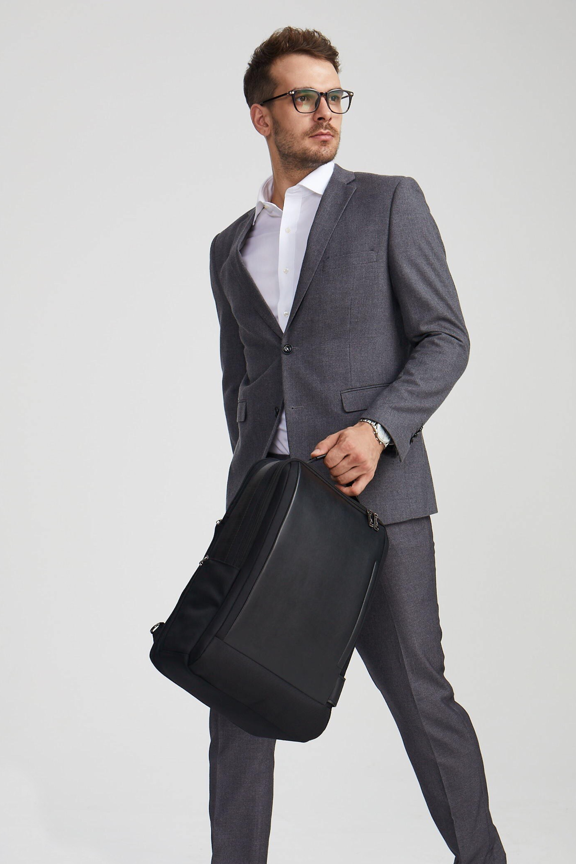 Модель для предметной съемки Артур А. Москва | Sale Easy