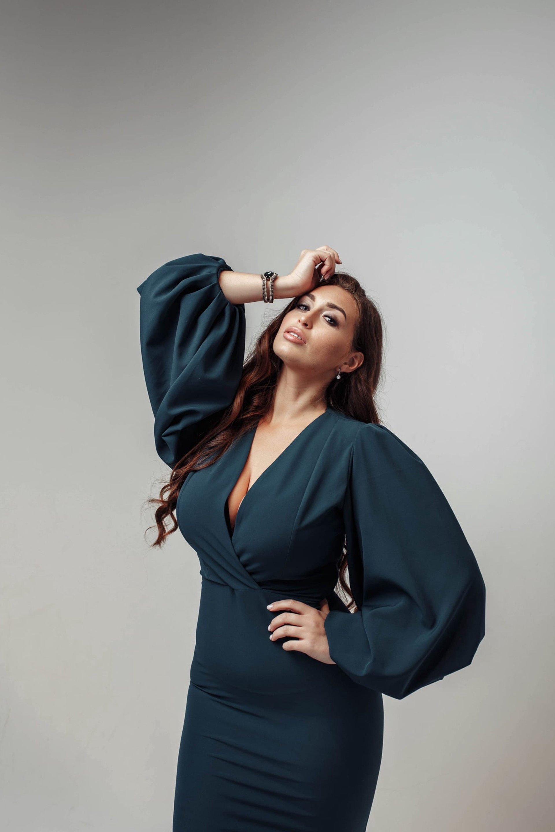 Модель plus size для предметной съемки Виктория БН.Новгород| Sale Easy