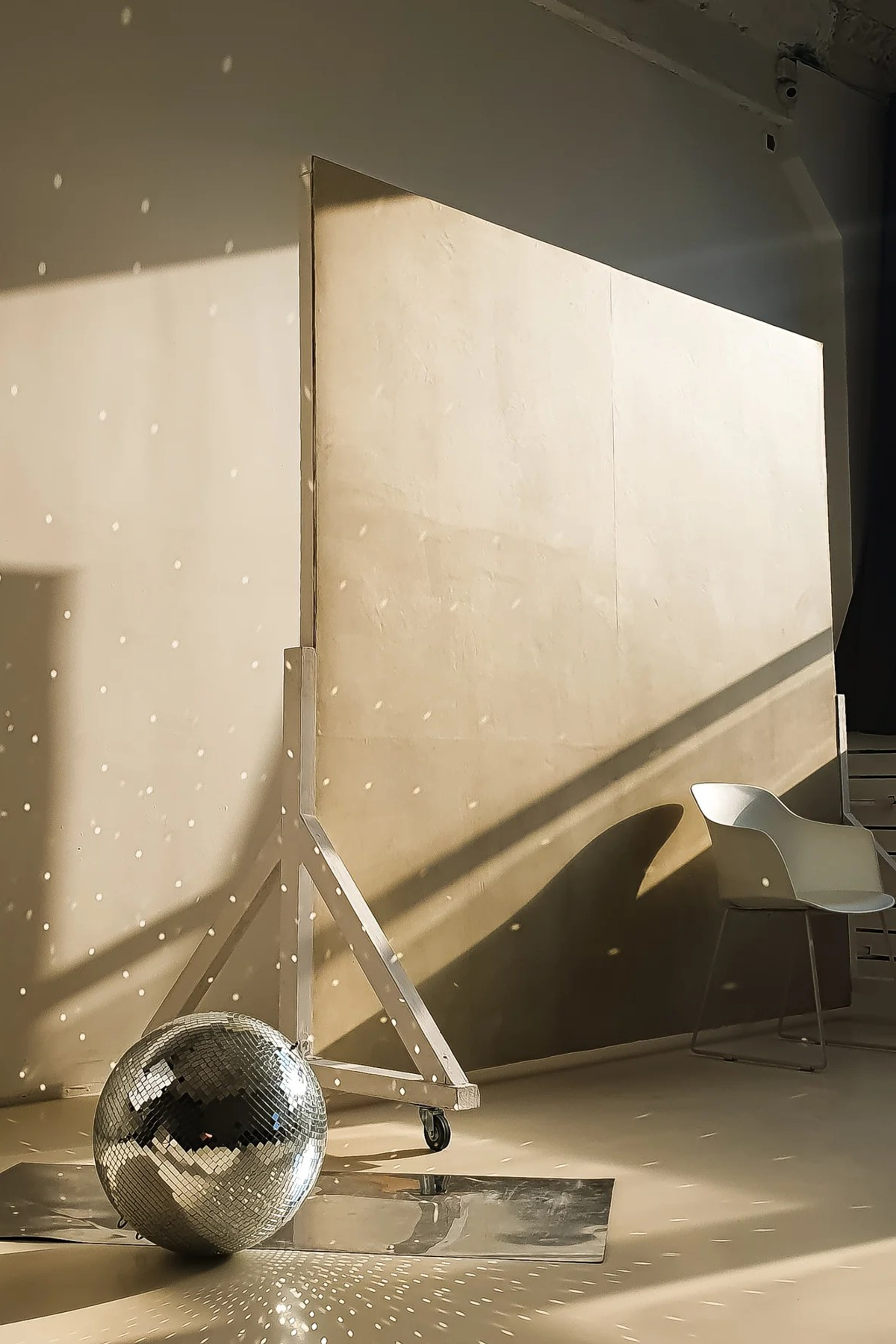 Студия Base — Зал SALTY для предметной съемки Москва|Sale Easy