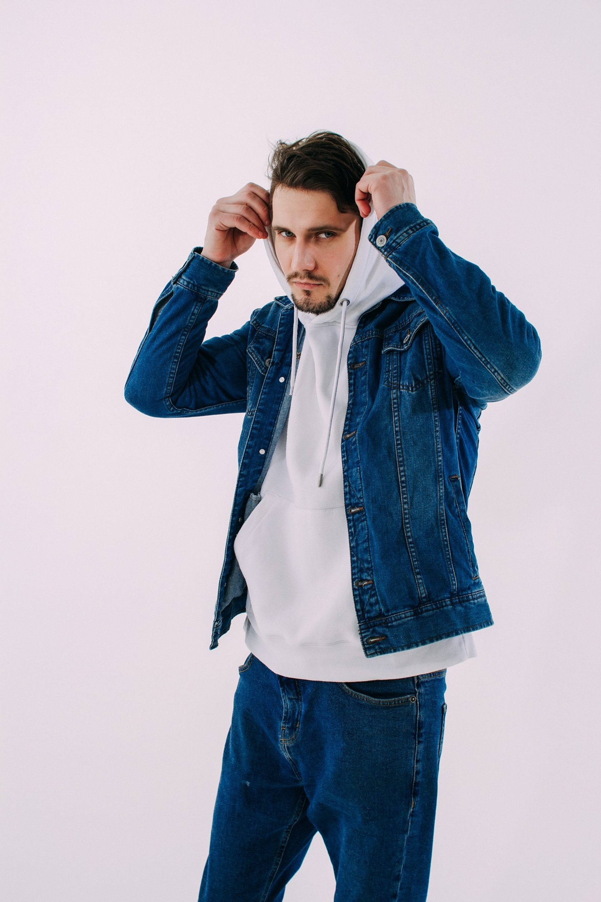 Модель для предметной съемки Евгений id 29 027 С.-Пб| Sale Easy