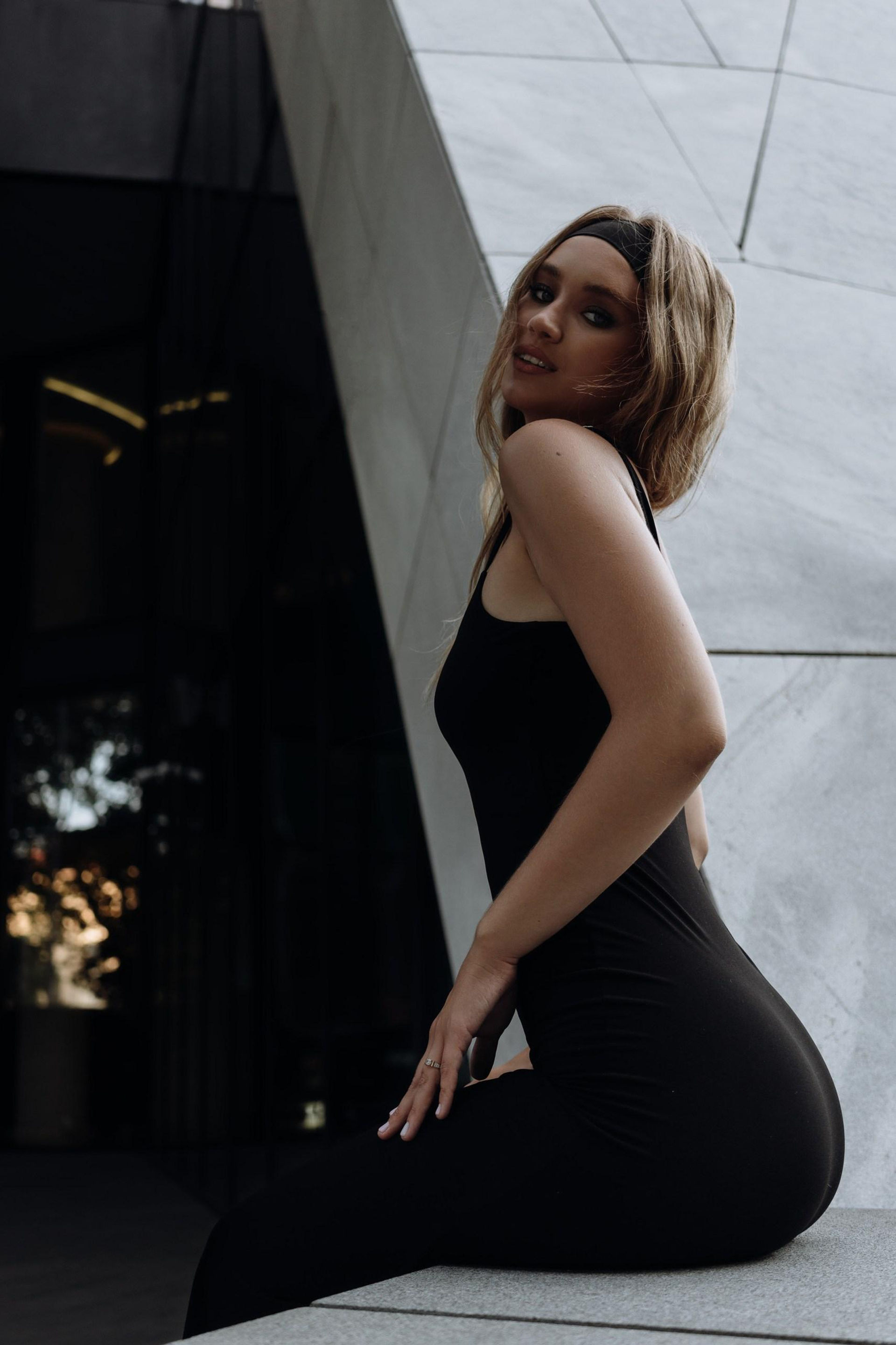 Модель для предметной съемки  Каролина Сочи| Sale Easy