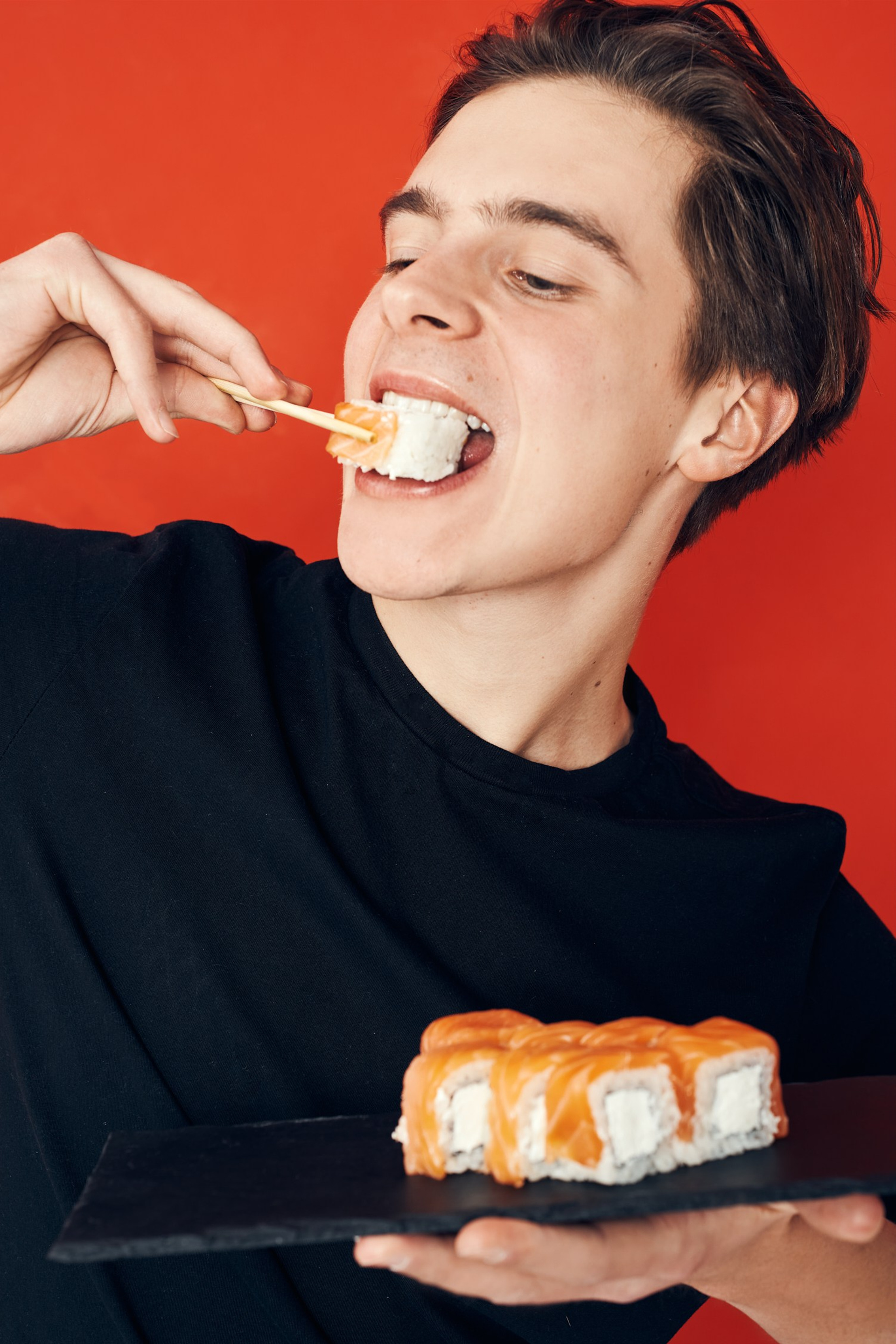 Модель для предметной съемки Богдан Н.Новгород | Sale Easy