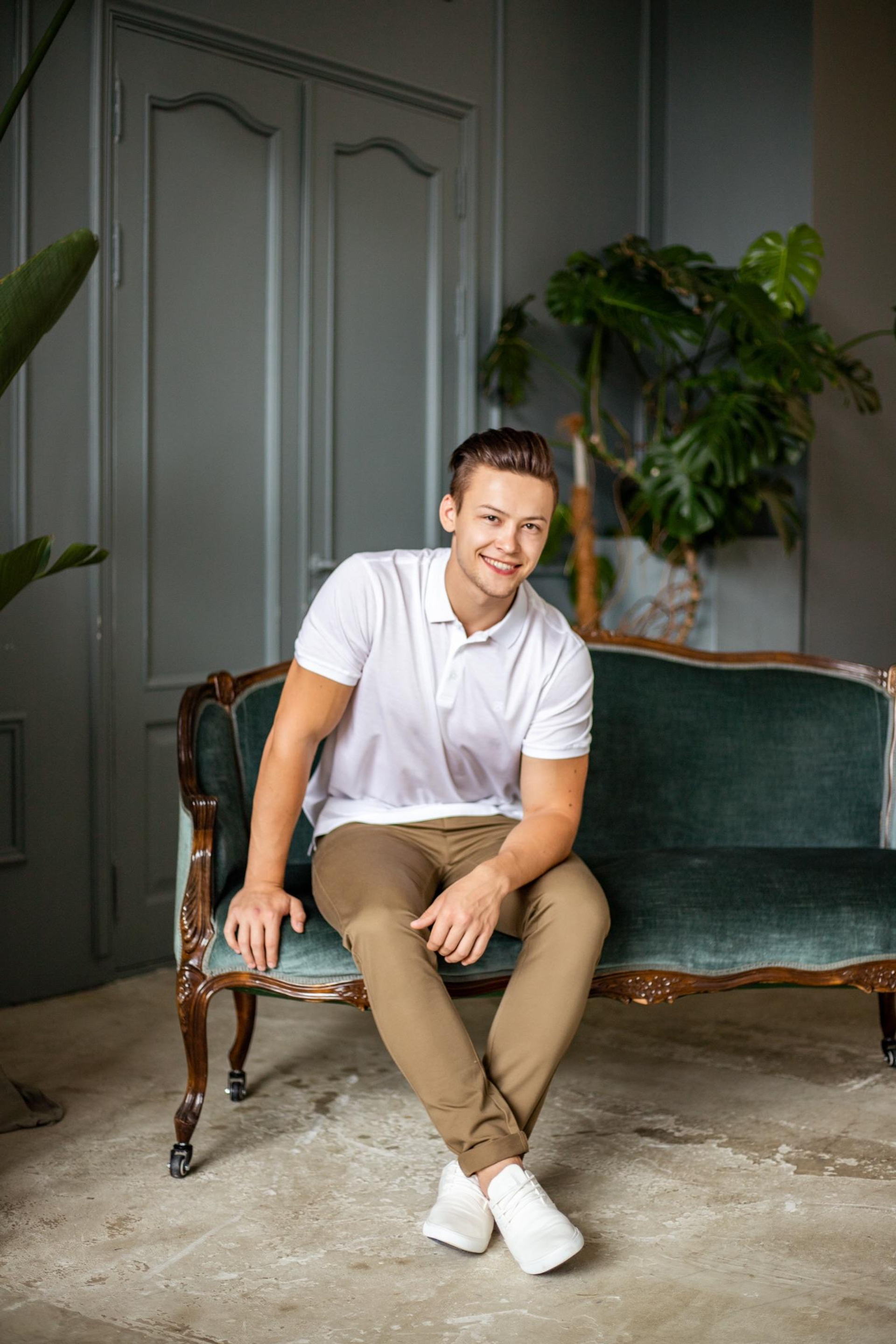 Модель для предметной съемки Роман АА Москва | Sale Easy