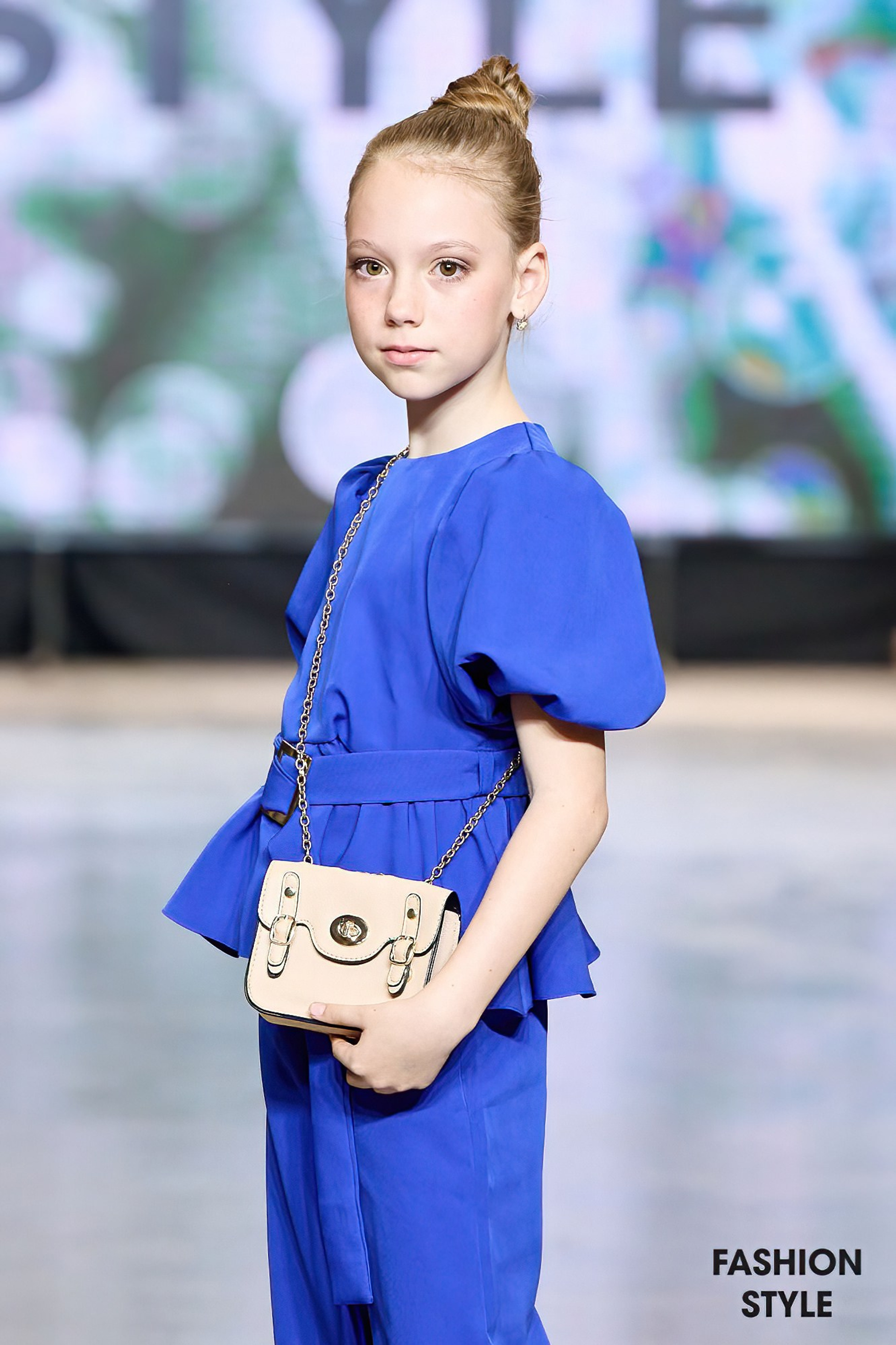 Модель Аделина А для предметной съемки  в Сочи| Sale Easy