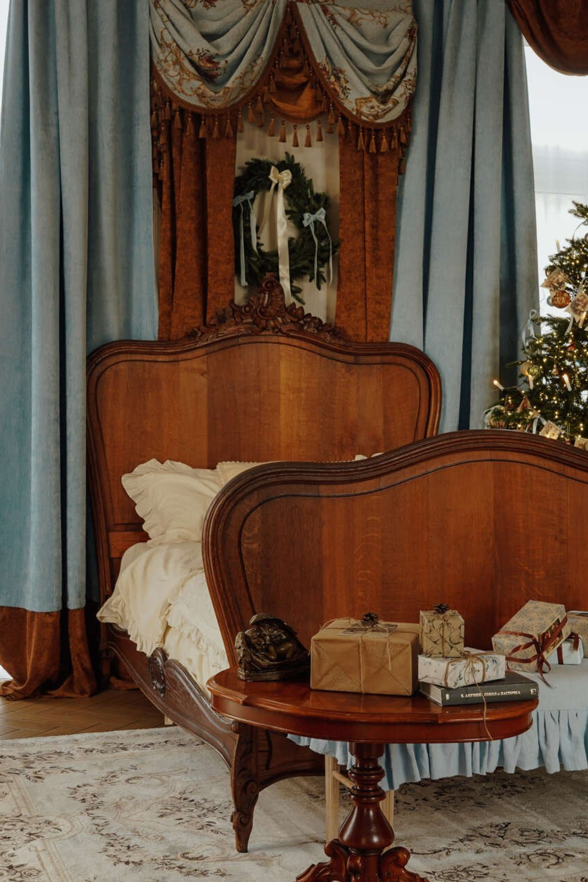 Студия LEONA — зал БИБЛИОТЕКА для предм. съемки С.-Пб|Sale Easy